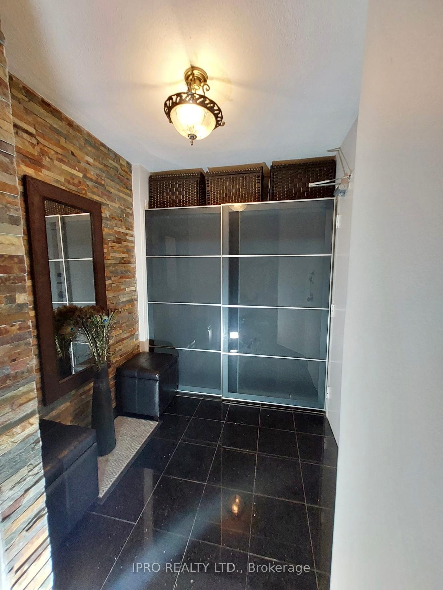 3 Bedrooms Condo at 11 Wincott,  Toronto For sale