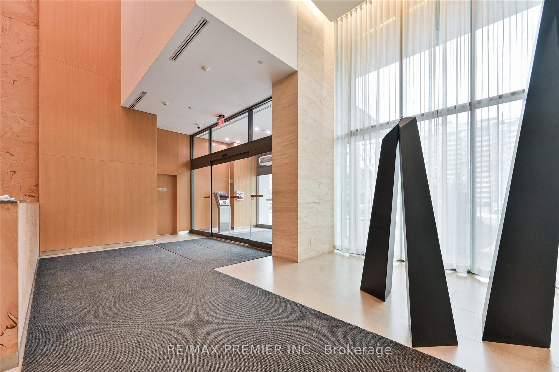 3 Bedrooms Condo at 25 Broadway, Toronto For sale