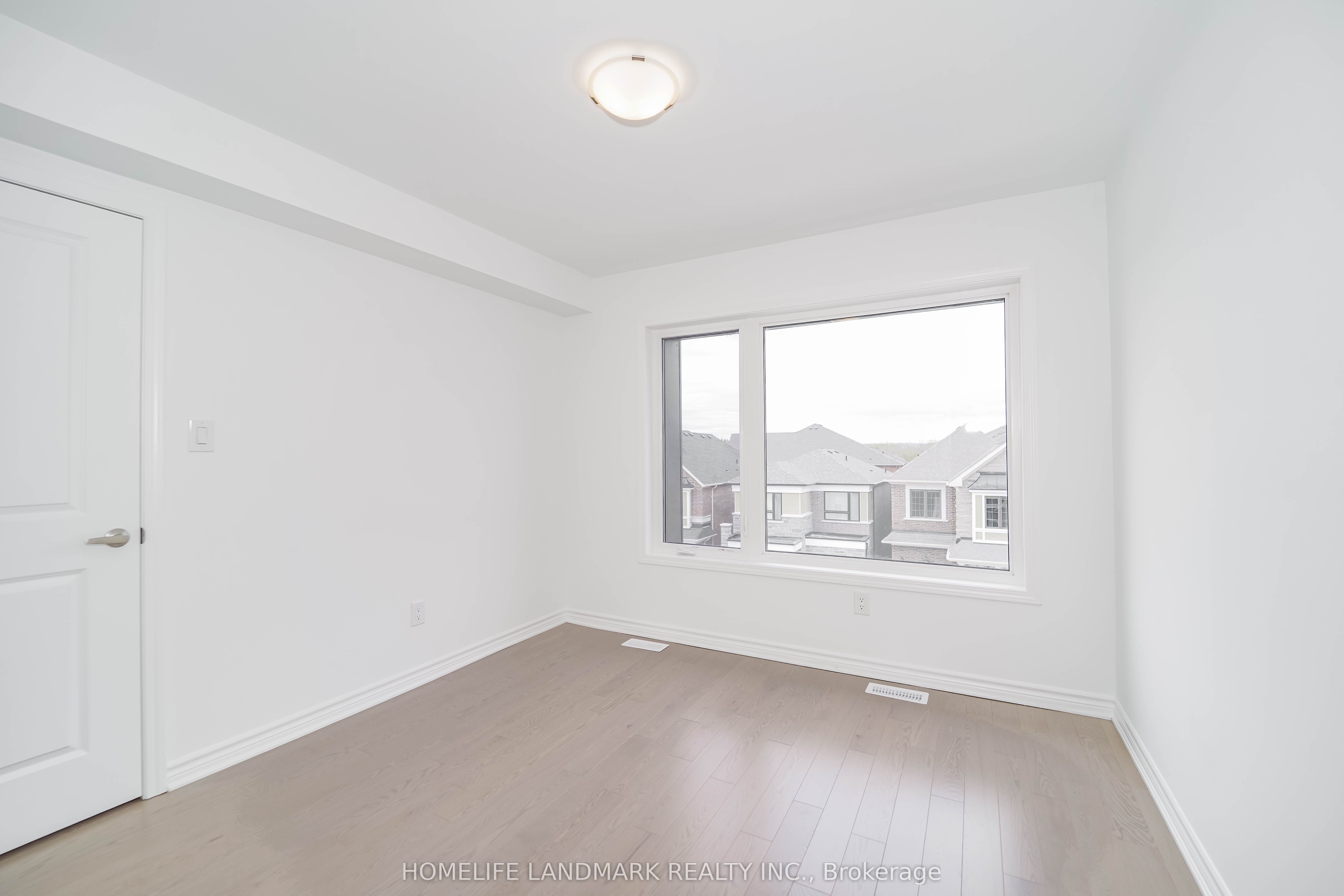 5 Wisla Avenue