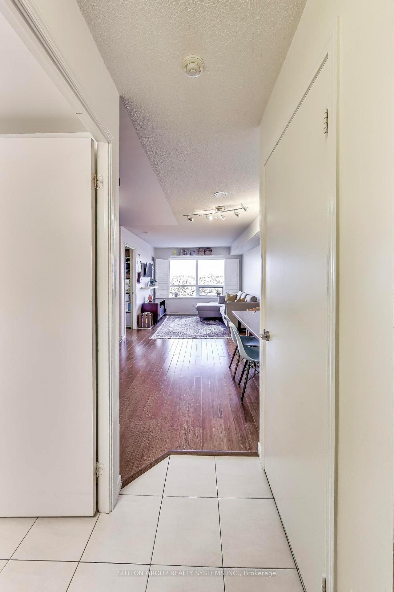 1 Bedroom Condo at 60 Heintzman, Toronto For sale