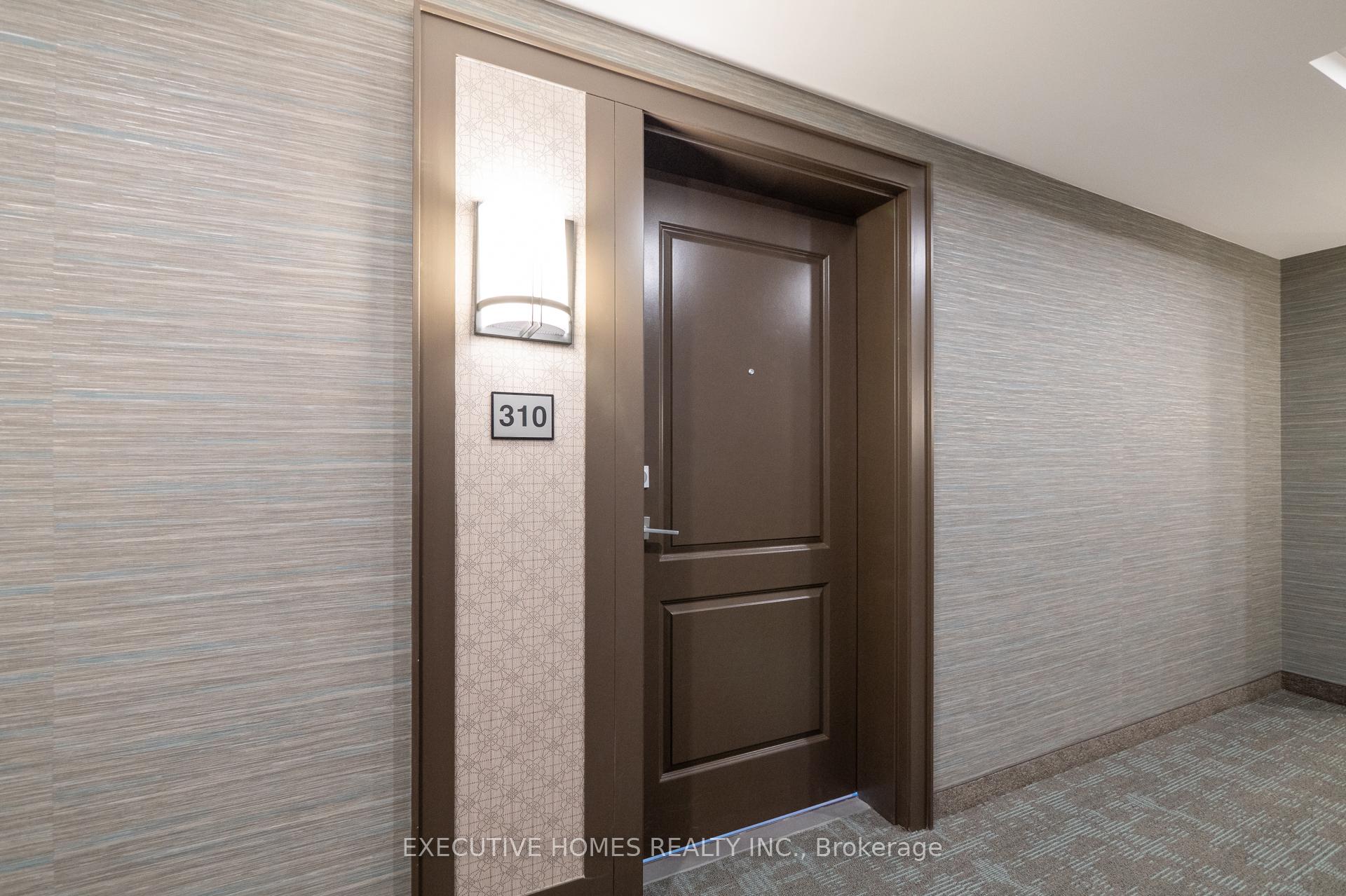2 Bedrooms Condo at 450 Dundas, Hamilton For sale