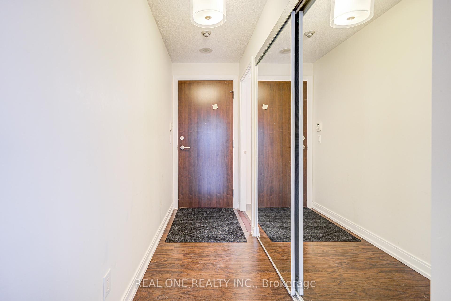 3 Bedrooms Condo at 151 Village Green, Toronto For sale