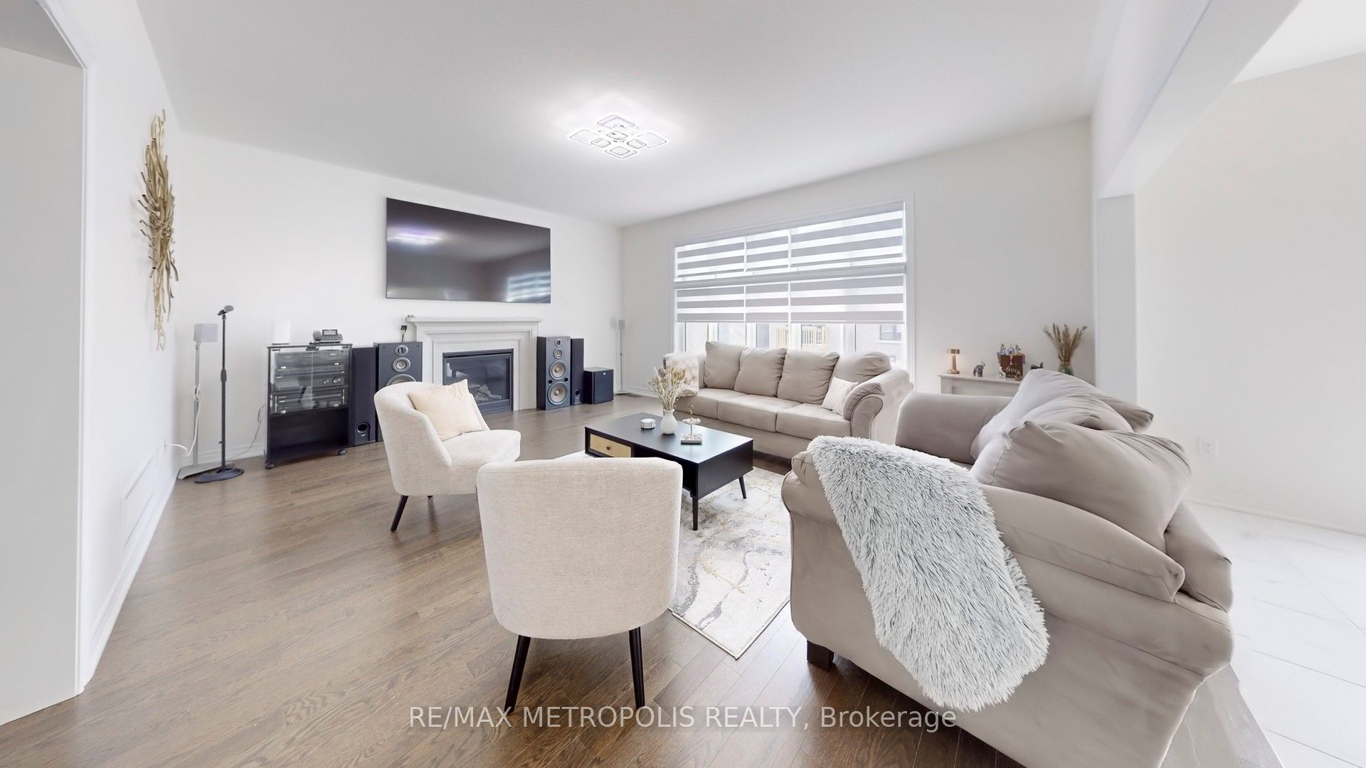 1315 Davis Loop