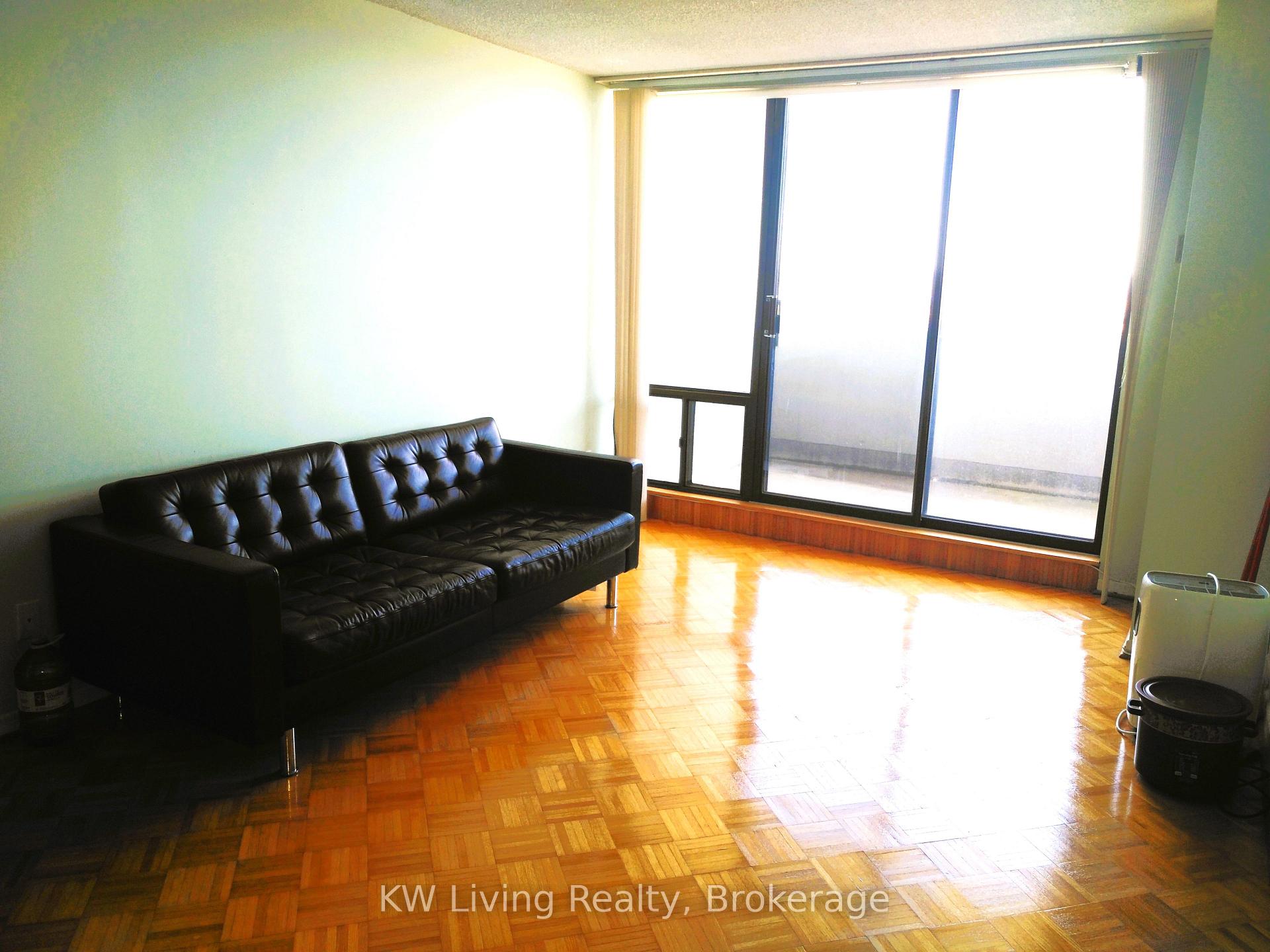 3 Bedrooms Condo at 10 Tangreen, Toronto For sale