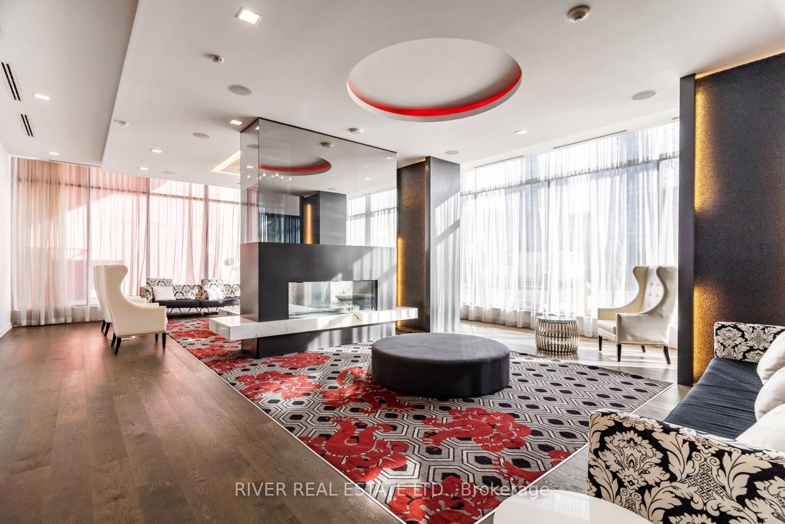 1 Bedroom Condo at 560 Front,  Toronto For sale