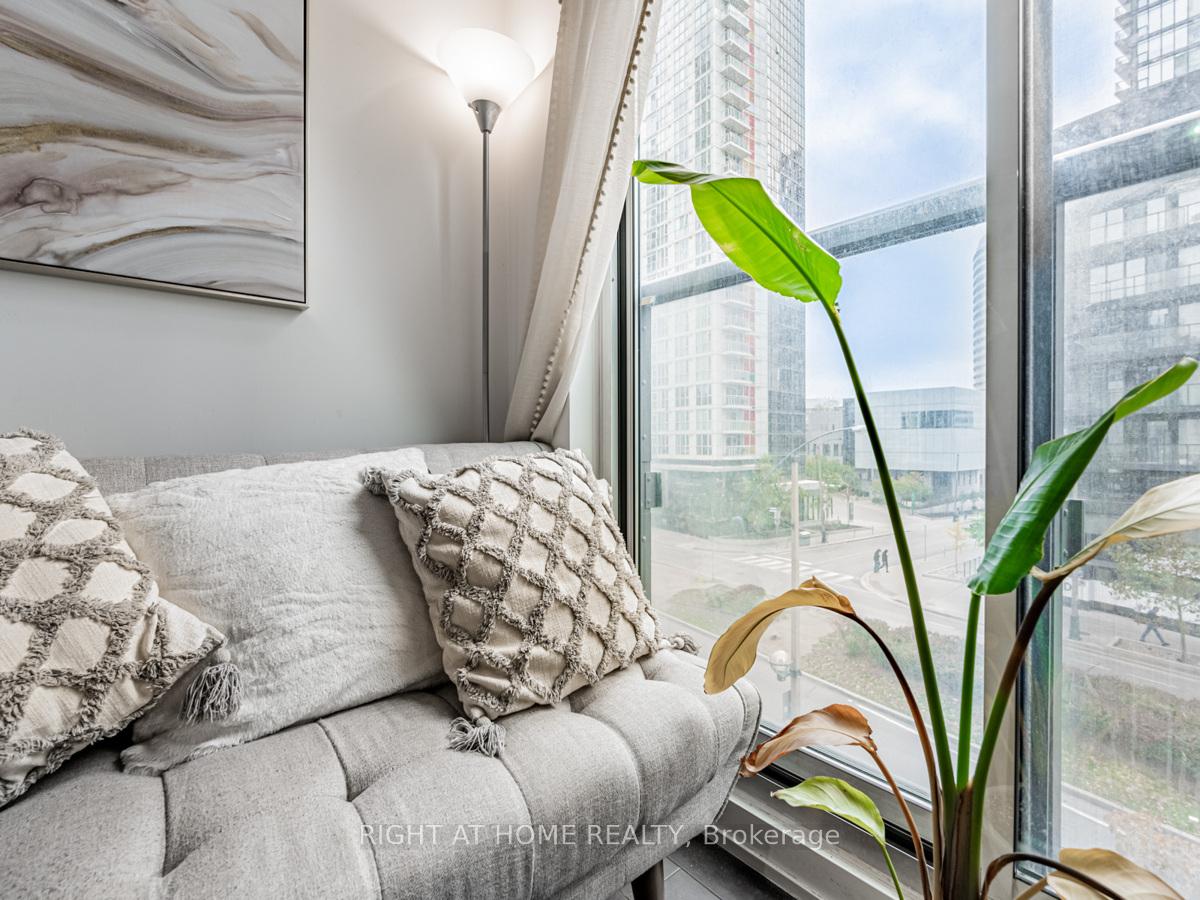 1 Bedroom Condo at 170 Fort York, Toronto For sale