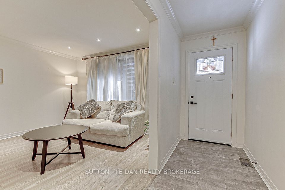 22 MURIEL Crescent, London South, ON N6E 2K5
