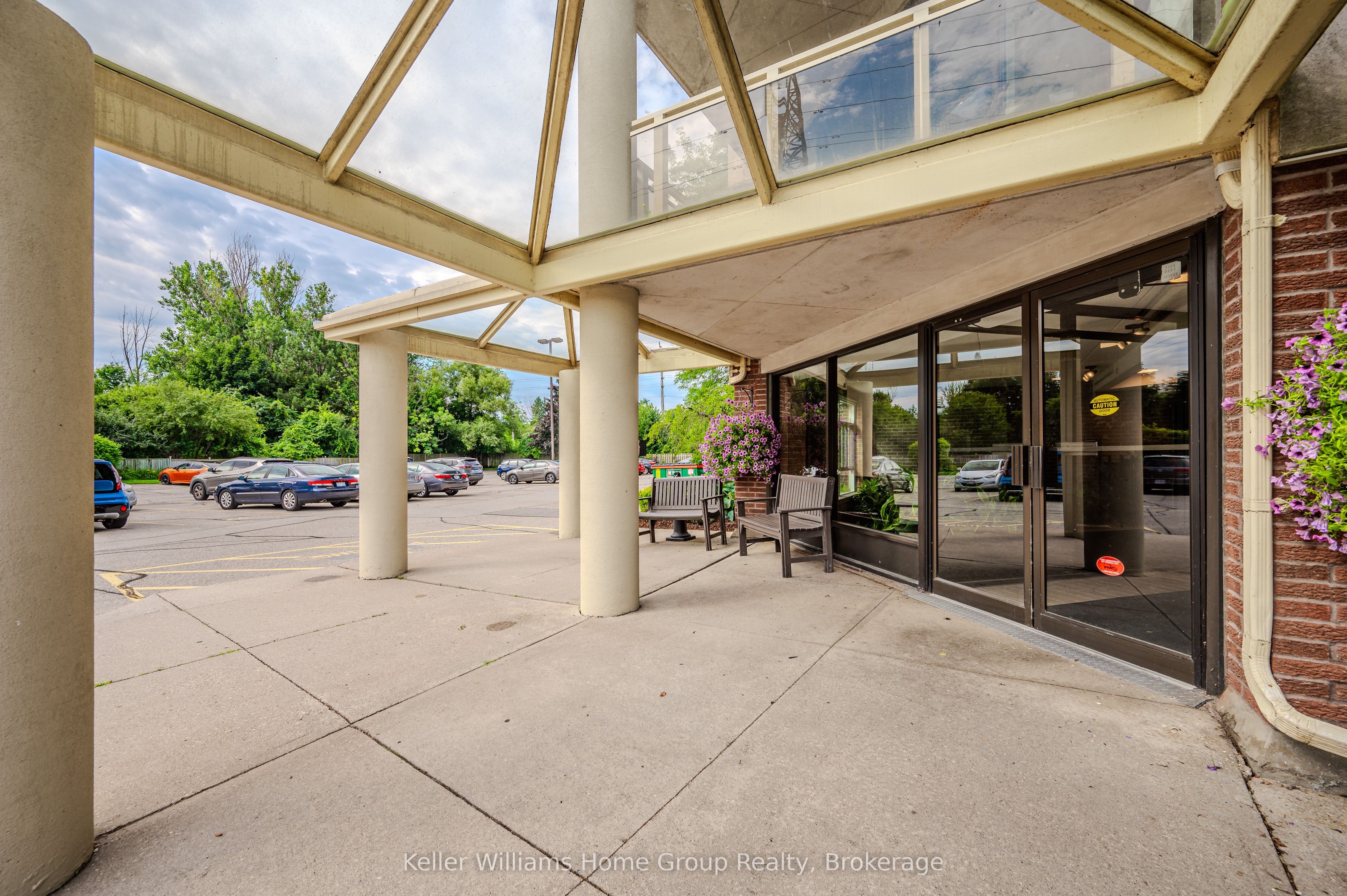 #105 - 8 Christopher Court, Guelph, ON N1G 4N7