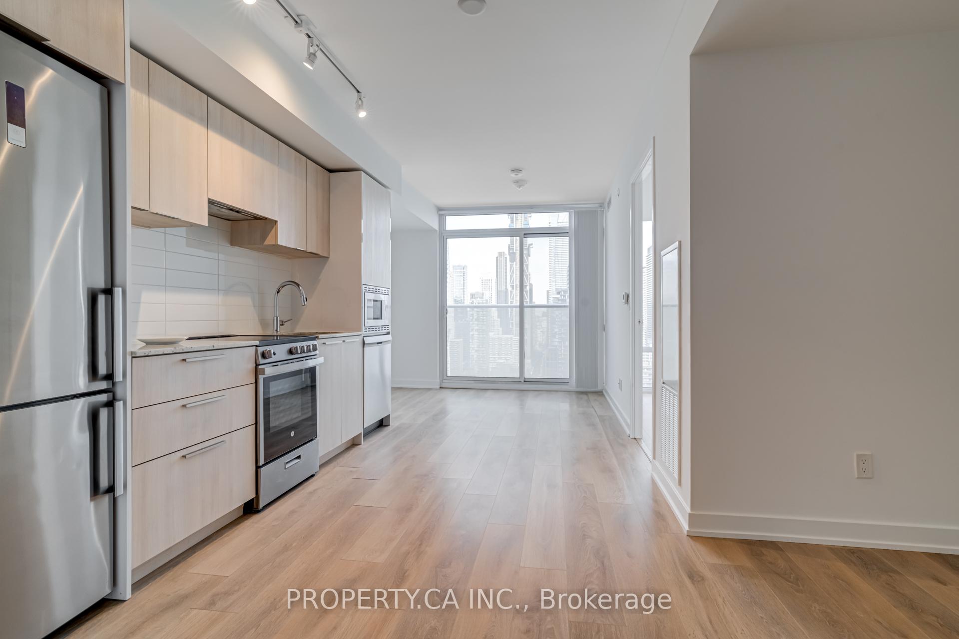 2 Bedrooms Condo at 501 Yonge, Toronto For sale