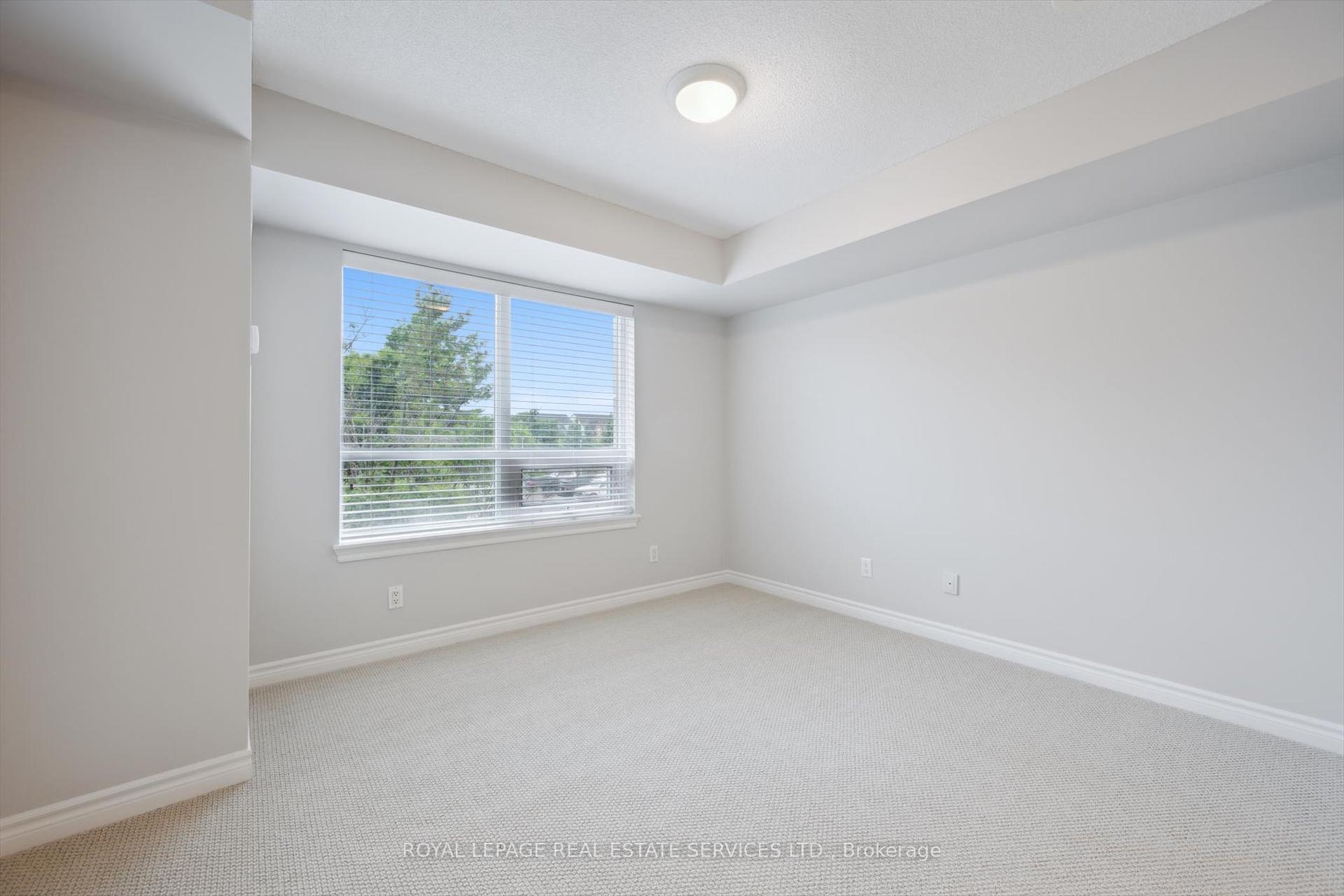 2 Bedrooms Condo at 2325 Central Park, Oakville For sale