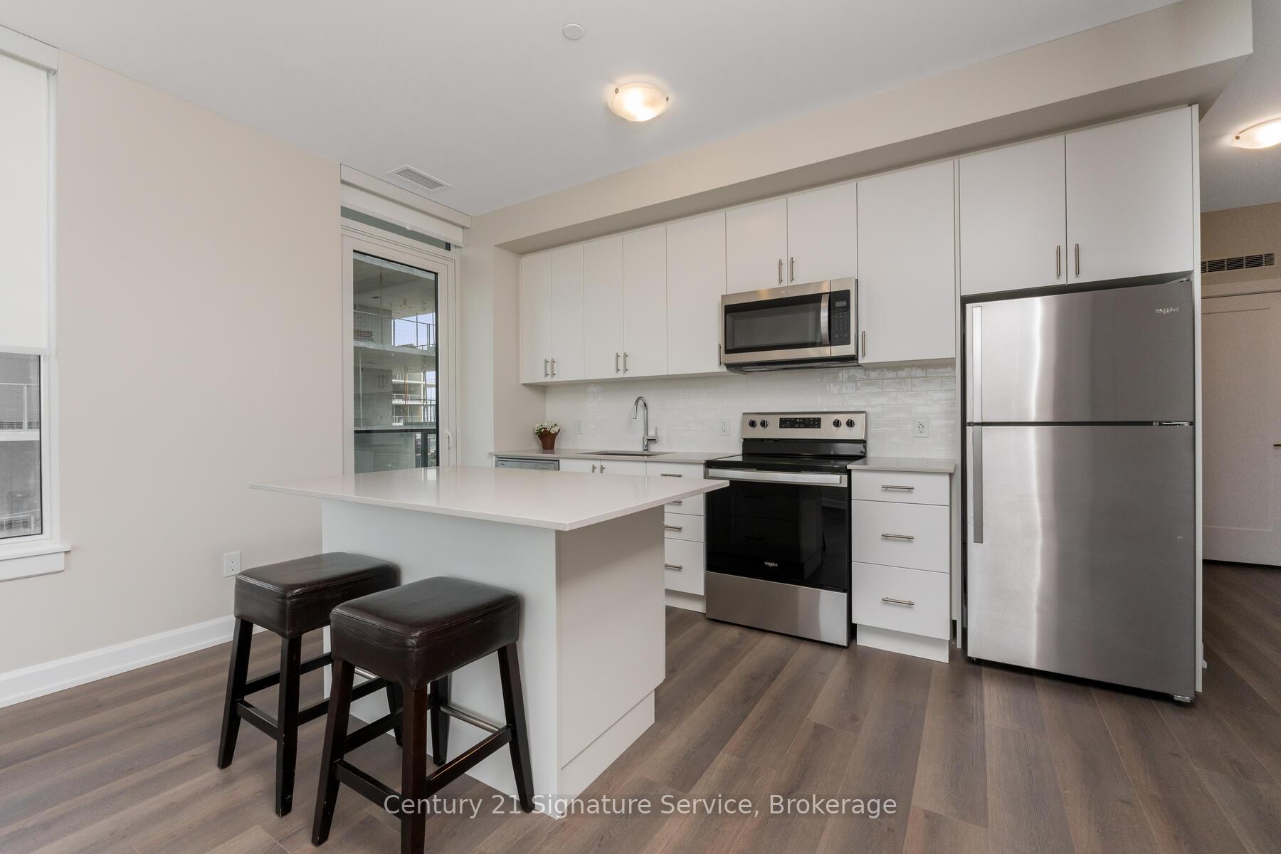 2 Bedrooms Condo at 3220 William Coltson, Oakville For sale