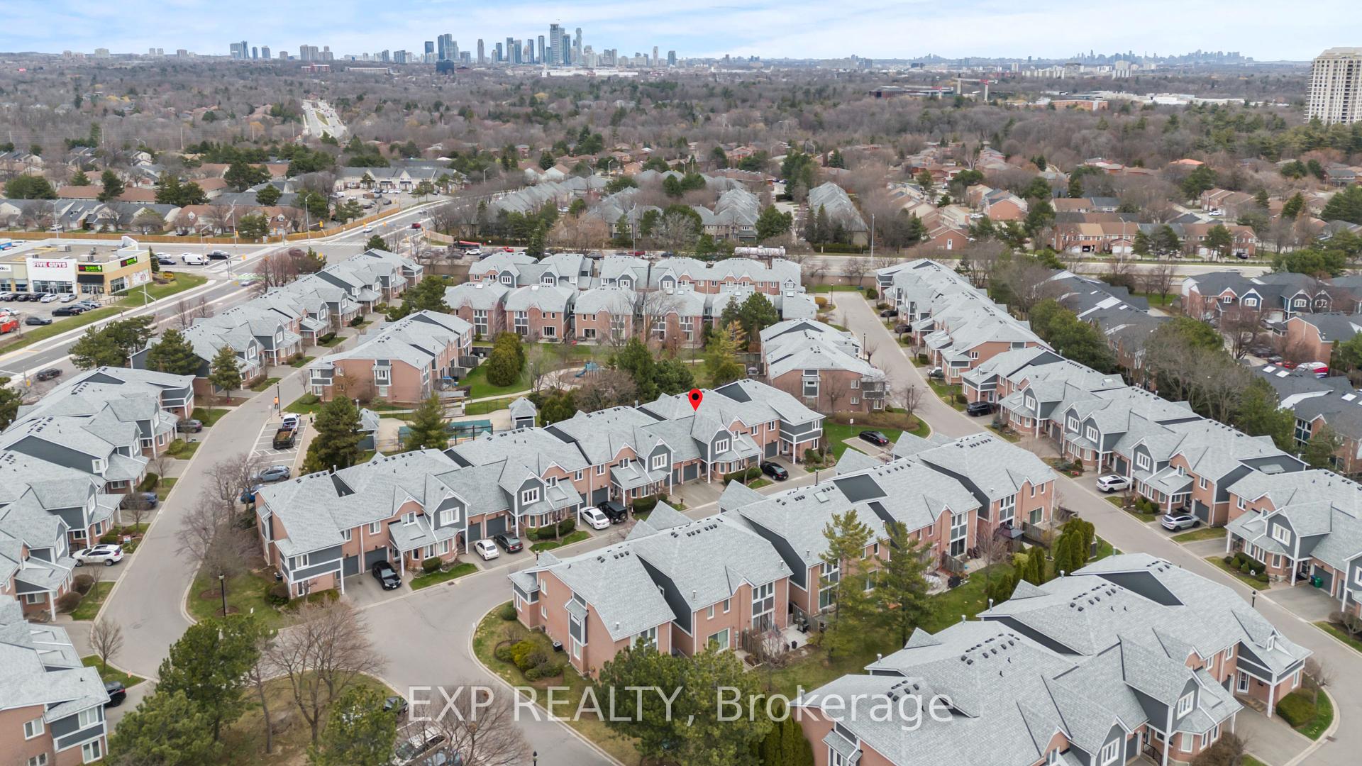 3 Bedrooms Condo at 2205 South Millway,  Mississauga For sale
