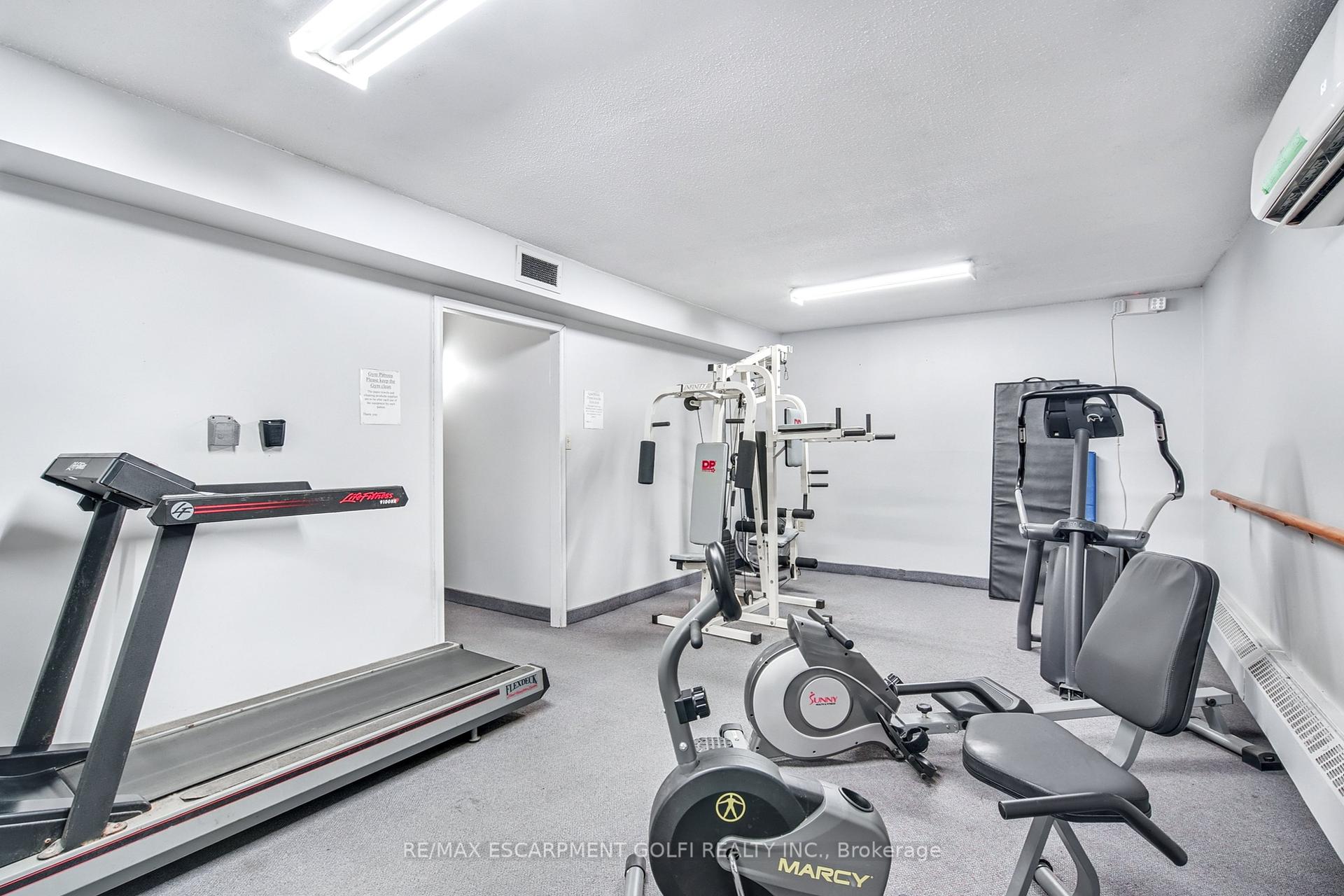 2 Bedrooms Condo at 222 Jackson,  Hamilton For sale