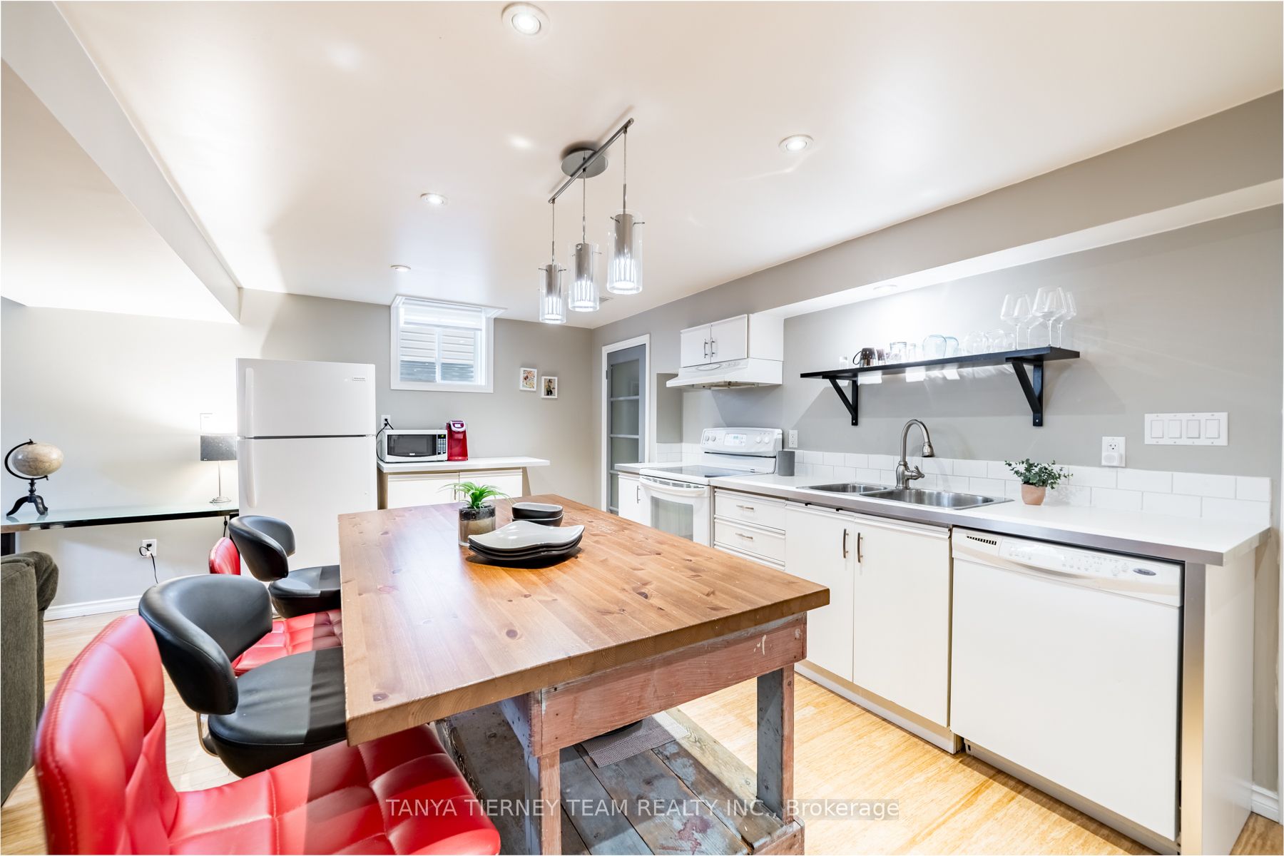 8 Nathan Avenue
