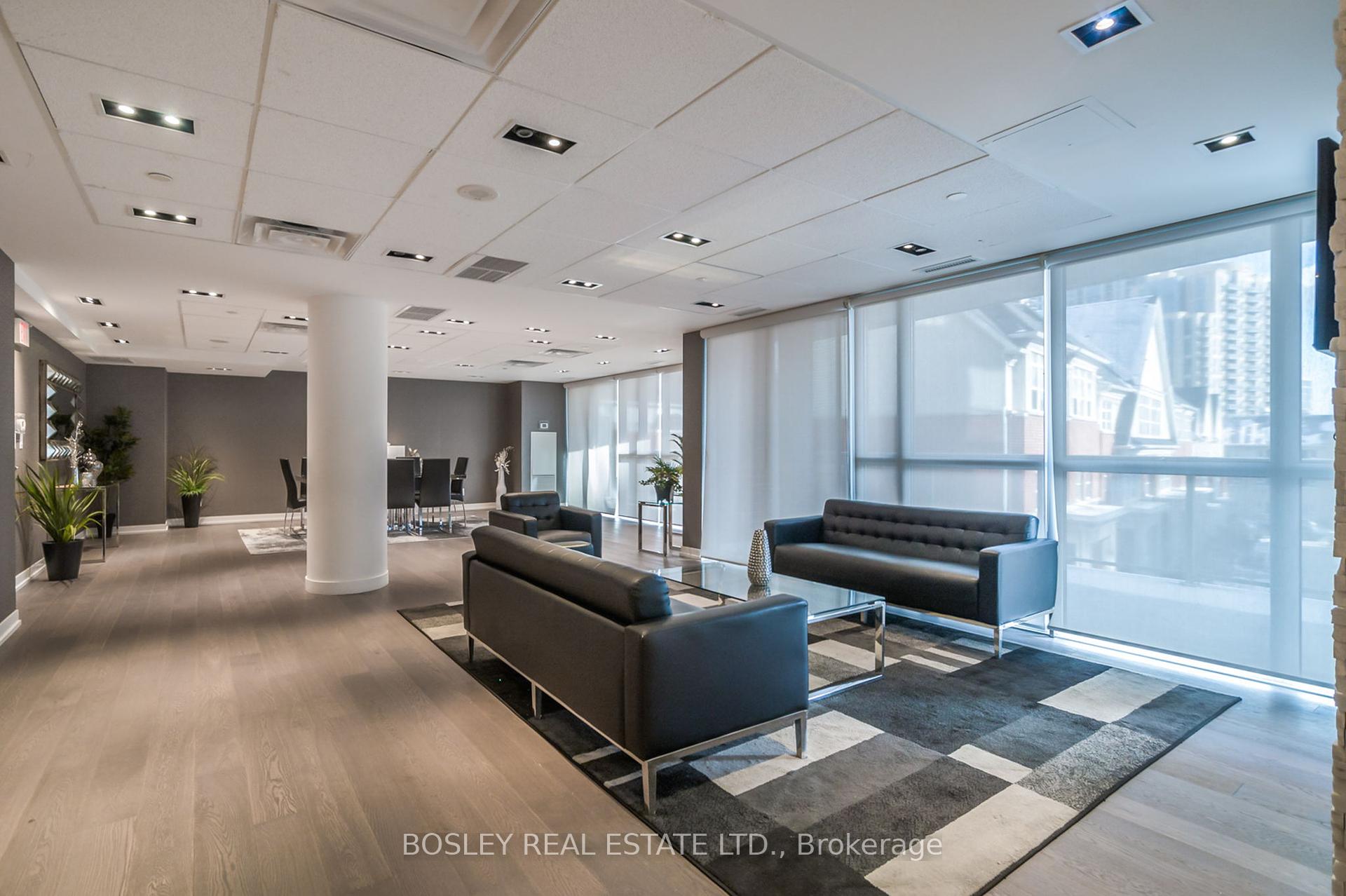 2 Bedrooms Condo at 5101 Dundas, Toronto For sale