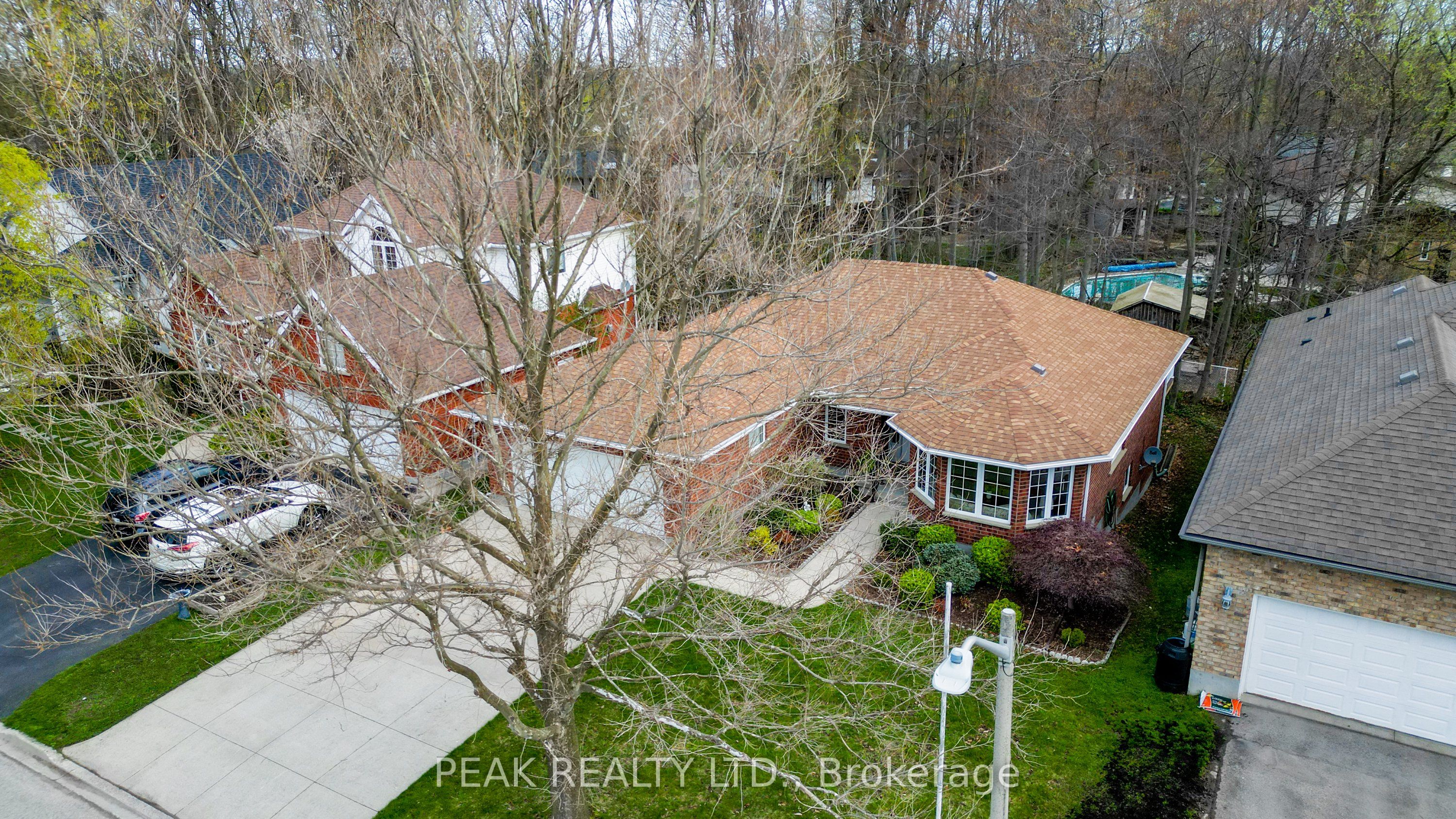 300 Thorncrest Drive, Waterloo, ON N2L 5R5