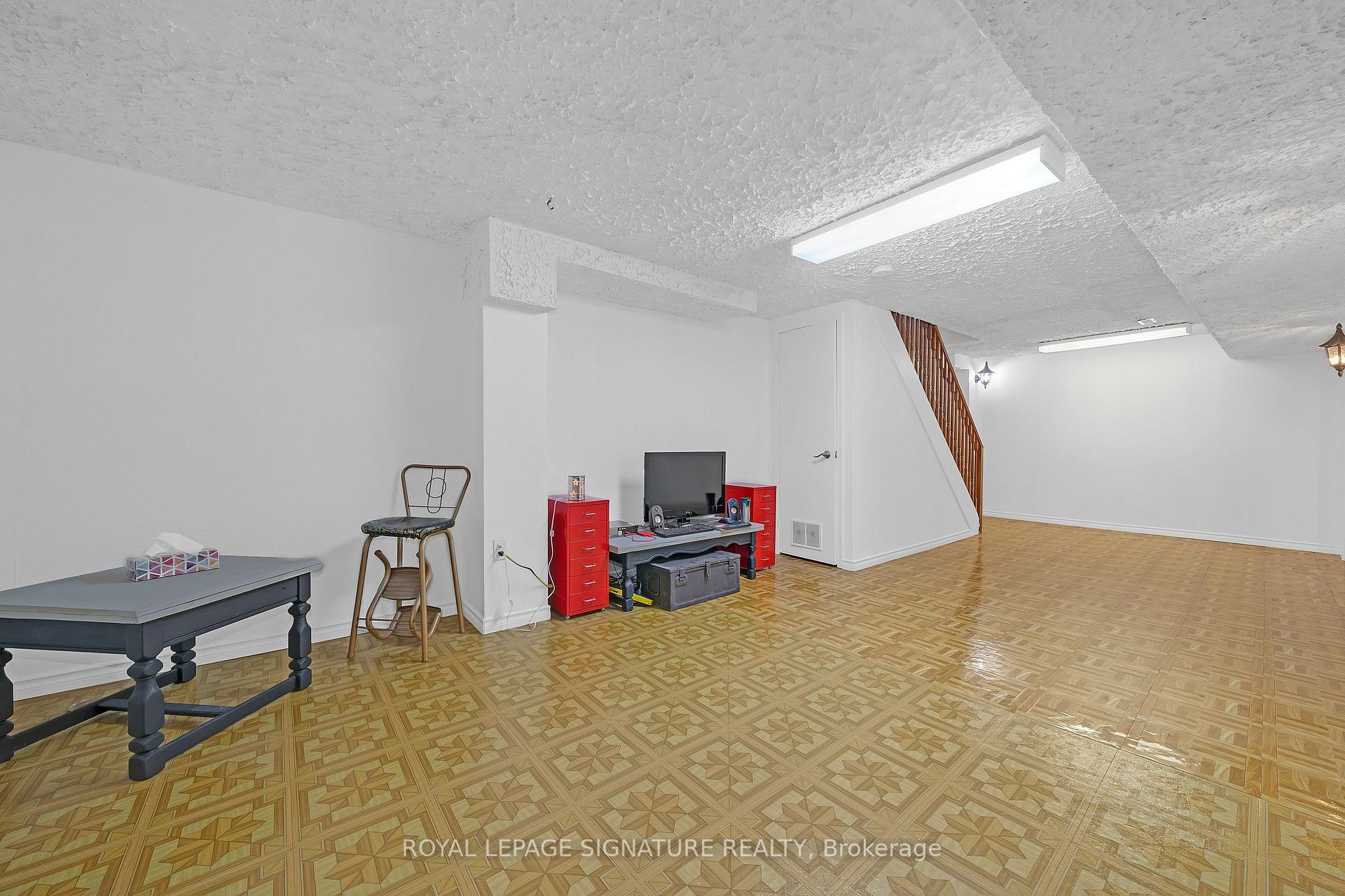 3 Bedrooms Condo at 5 Early Apple, Toronto For sale