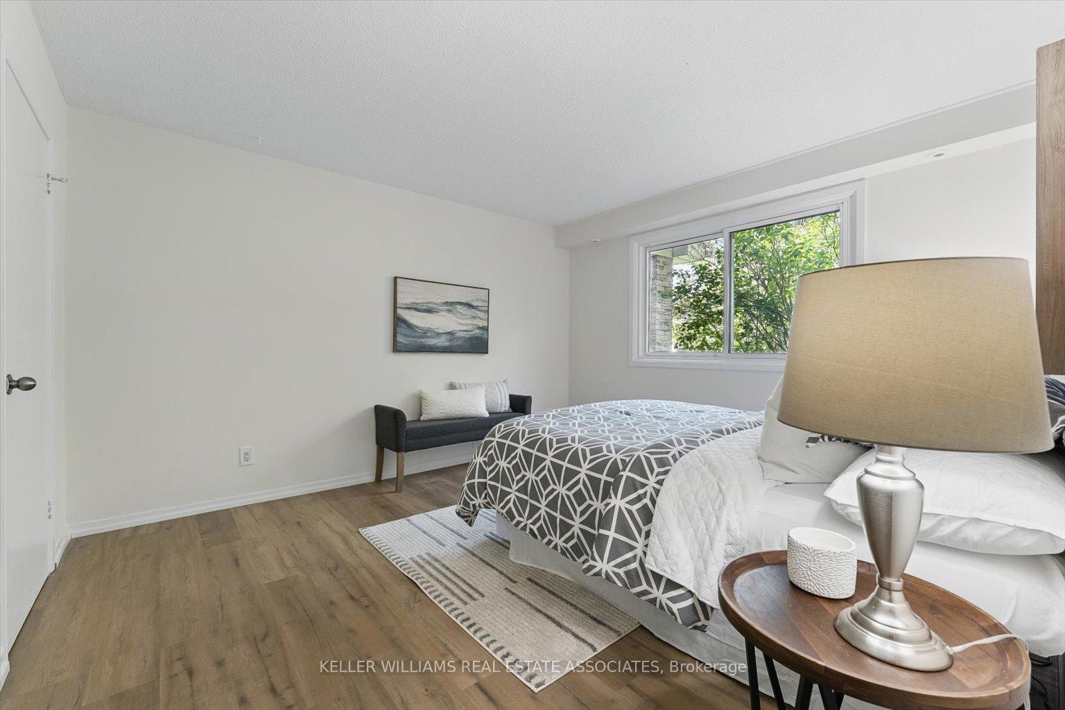 3 Bedrooms Condo at 2701 Aquitaine, Mississauga For sale