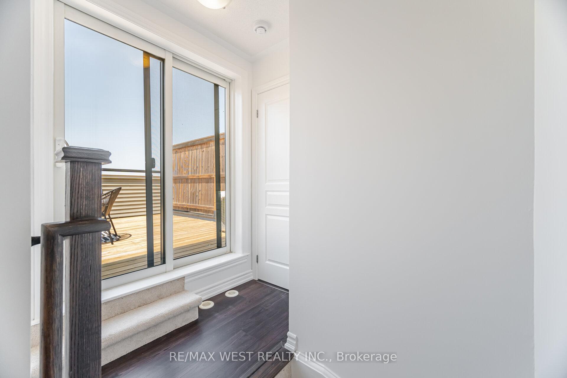 2 Bedrooms Condo at 150 Long Branch, Toronto For sale