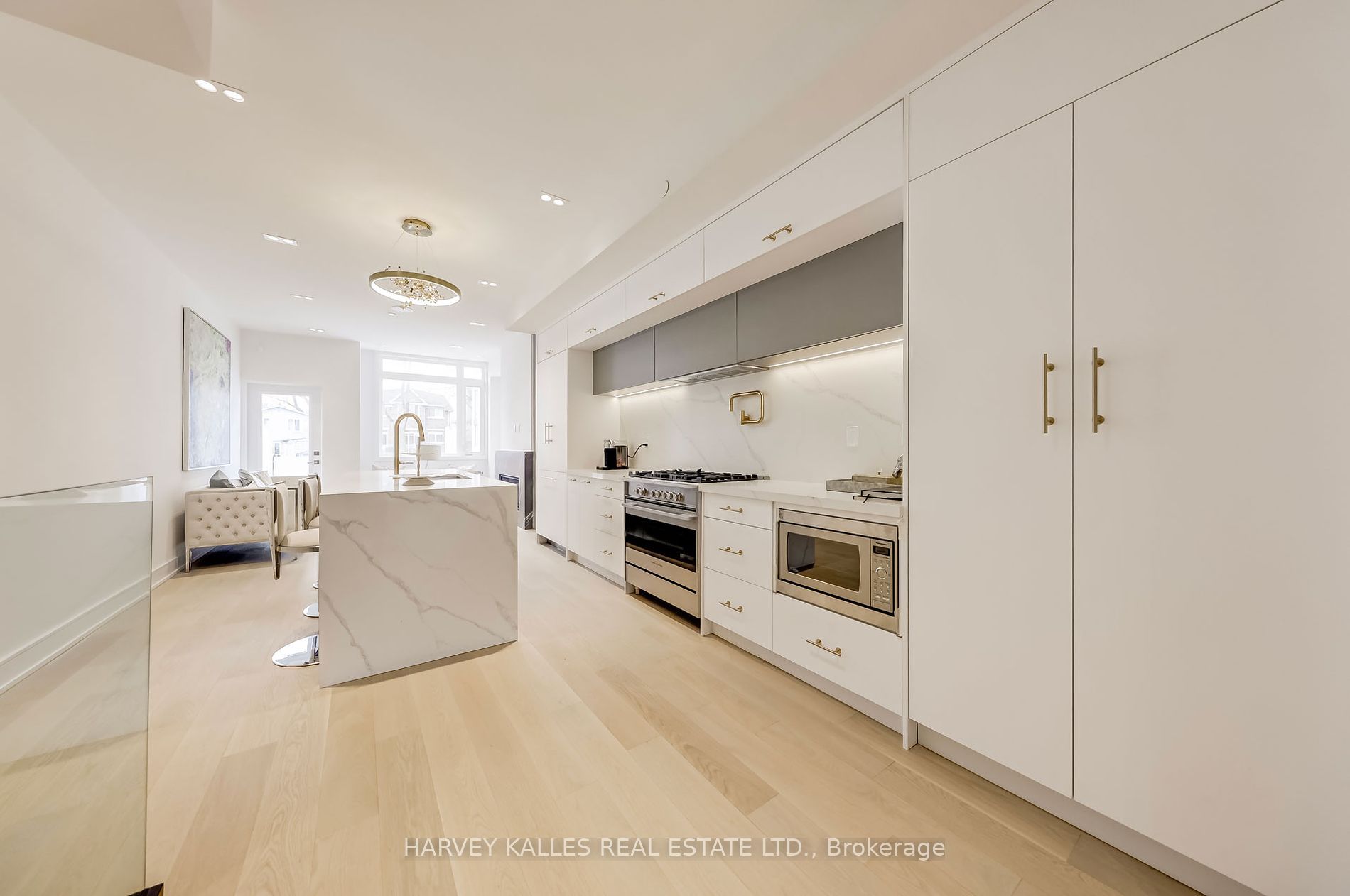 36A Churchill Avenue W