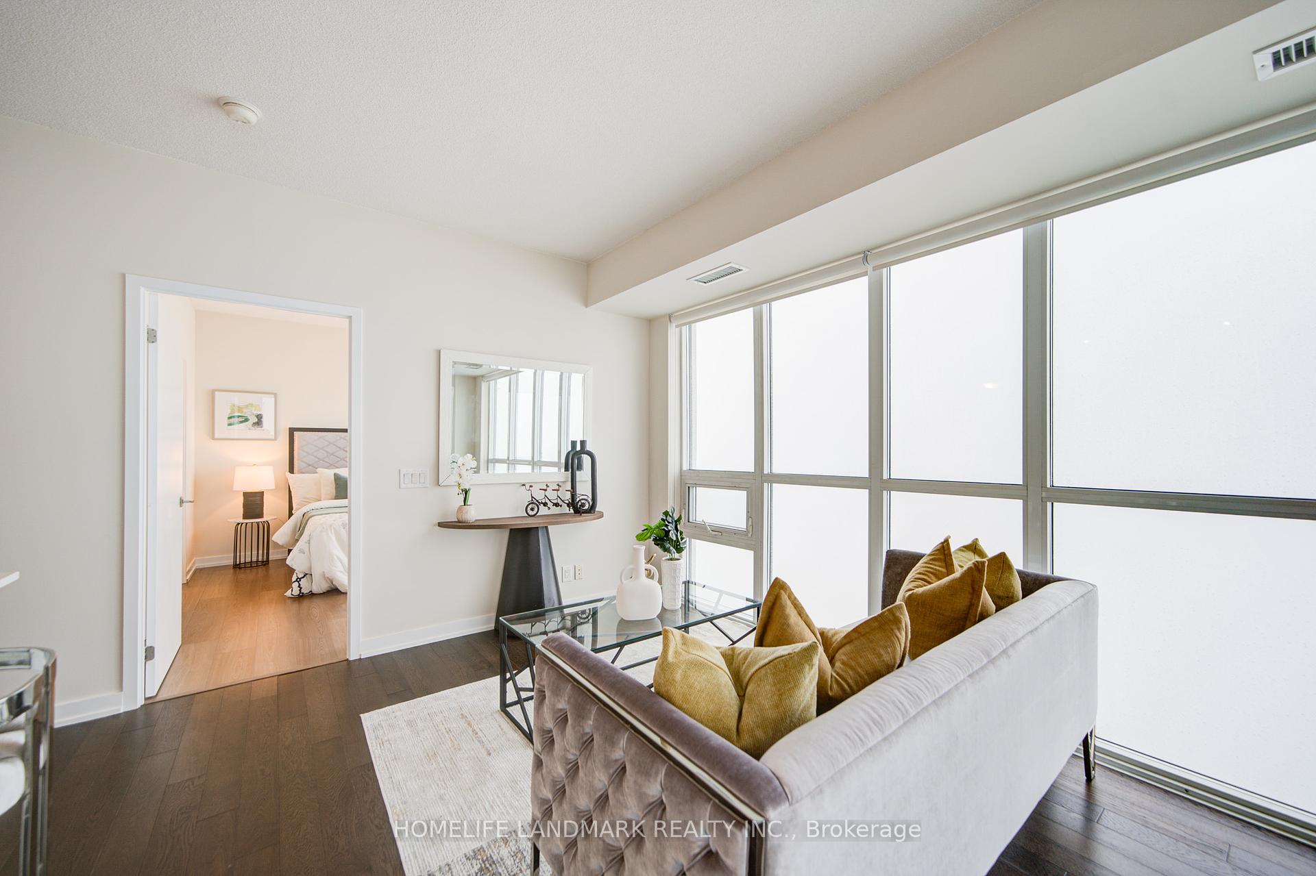 3 Bedrooms Condo at 4011 Brickstone, Mississauga For sale