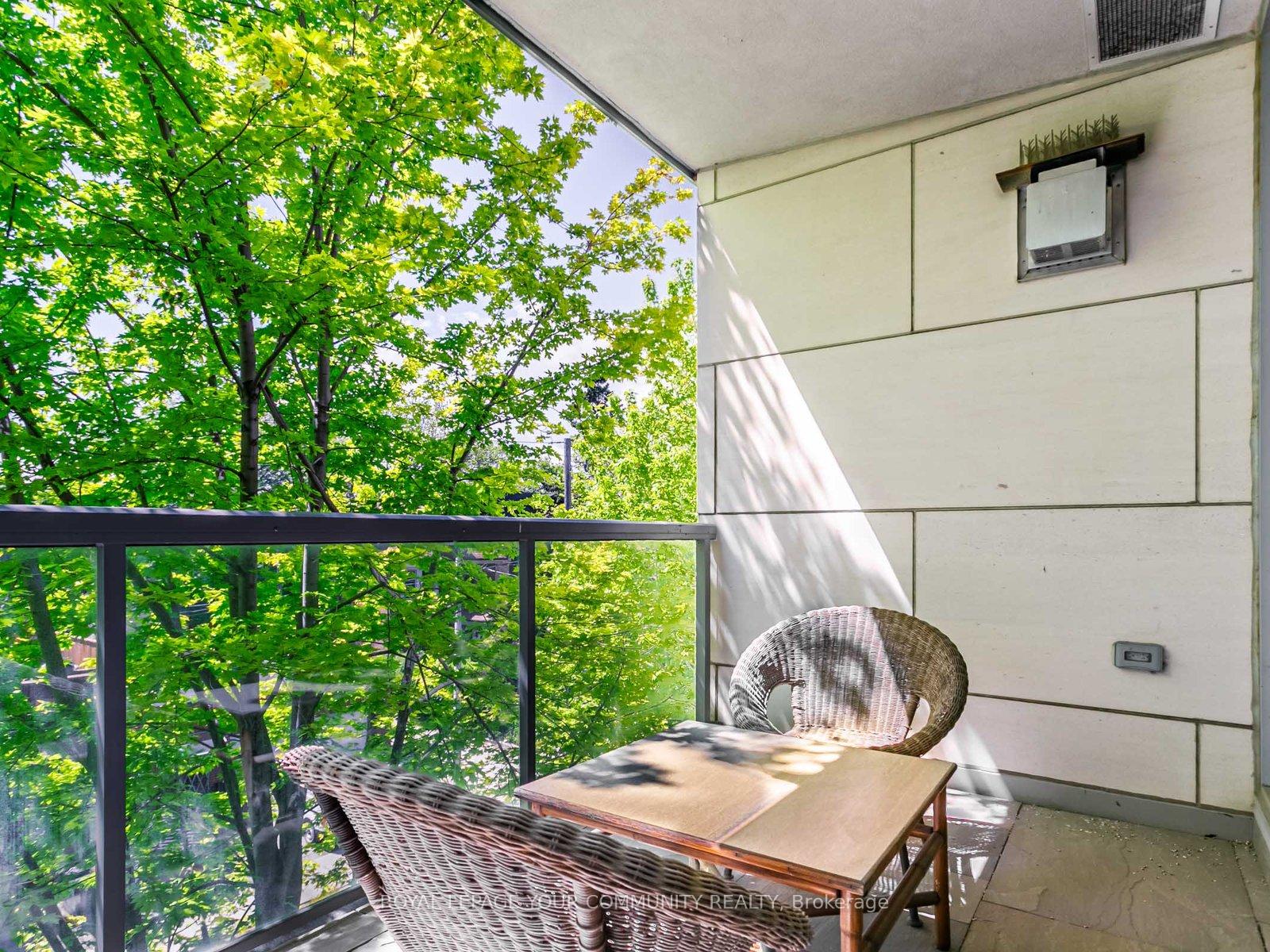 3 Bedrooms Condo at 1 Rainsford, Toronto For sale