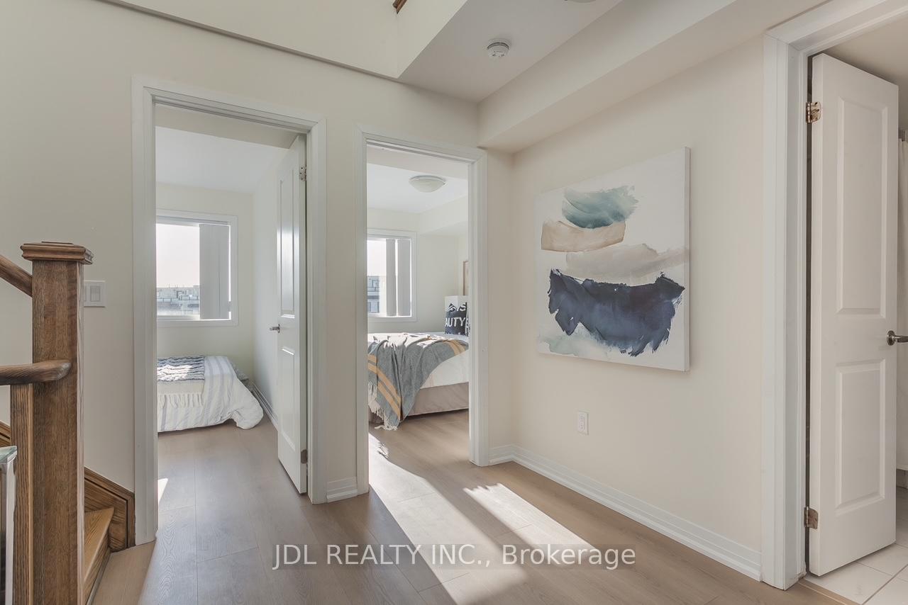 2 Bedrooms Condo at 175 William Duncan Rd,  Toronto For sale