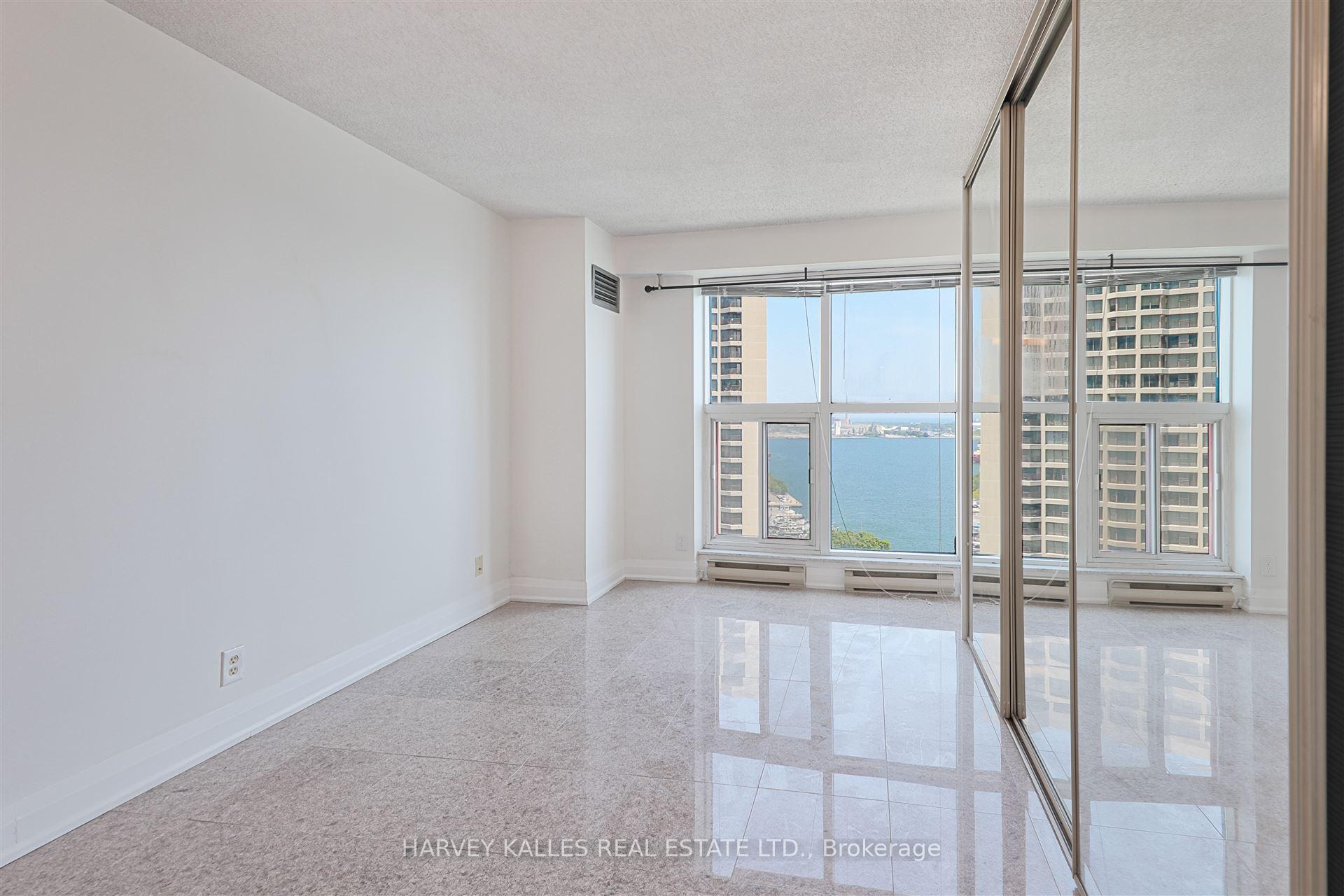 99 Harbour Square 2506