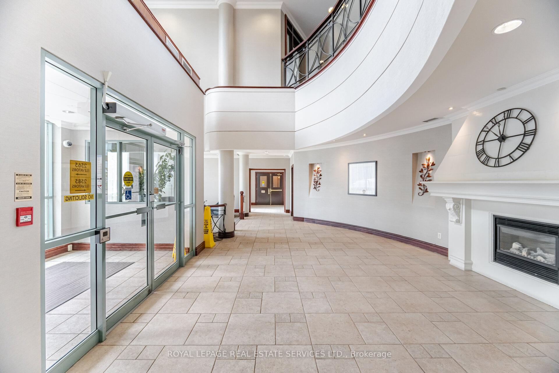 2 Bedrooms Condo at 2585 Erin Centre,  Mississauga For sale