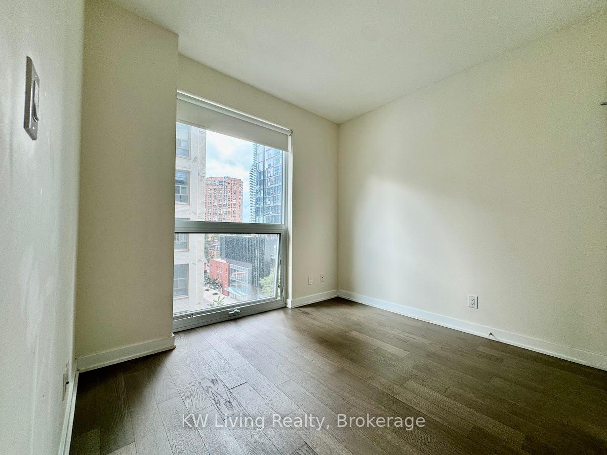 1 Bedroom Condo at 17 Dundonald,  Toronto For sale