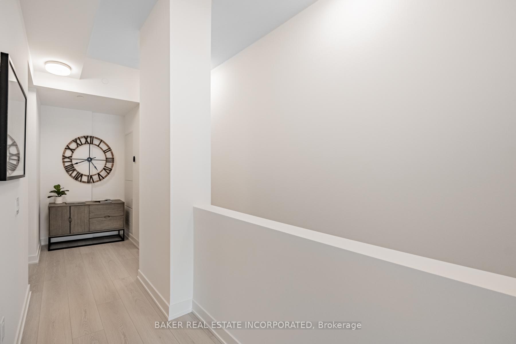 4 Bedrooms Condo at 3883 Quartz,  Mississauga For sale