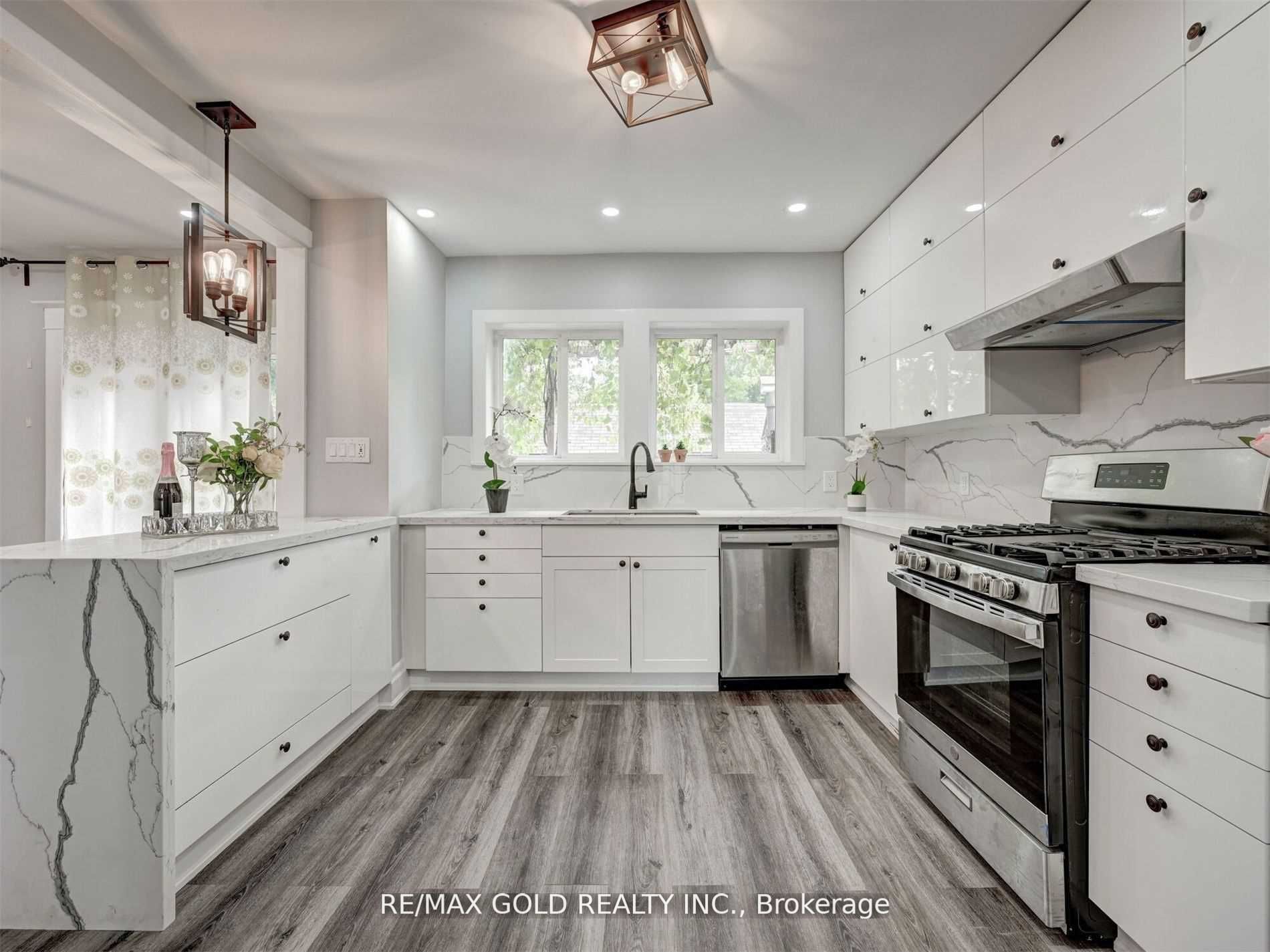 1124 Cannon Street, Hamilton, ON L8L 2J8