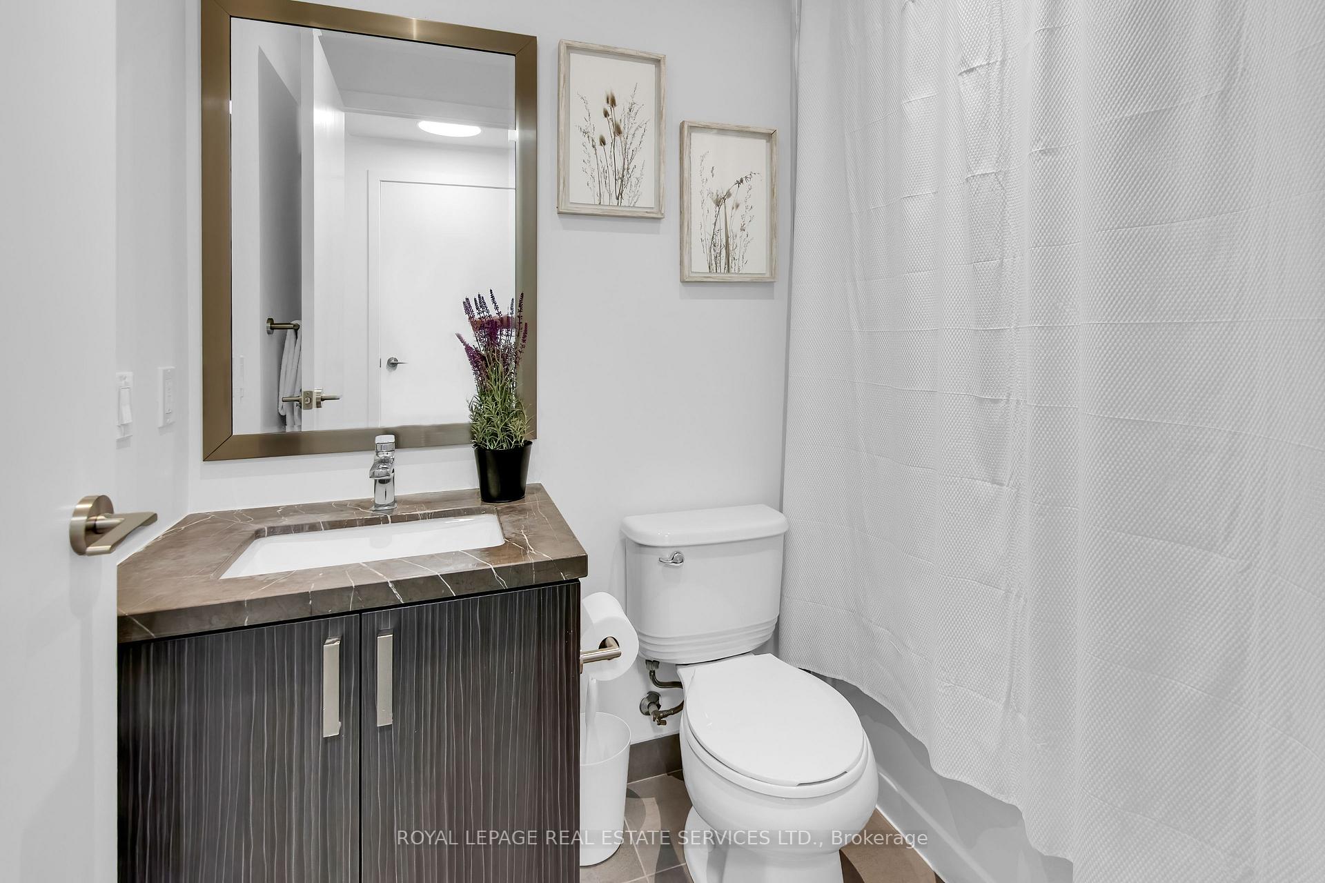 3 Bedrooms Condo at 501 St Clair, Toronto For sale