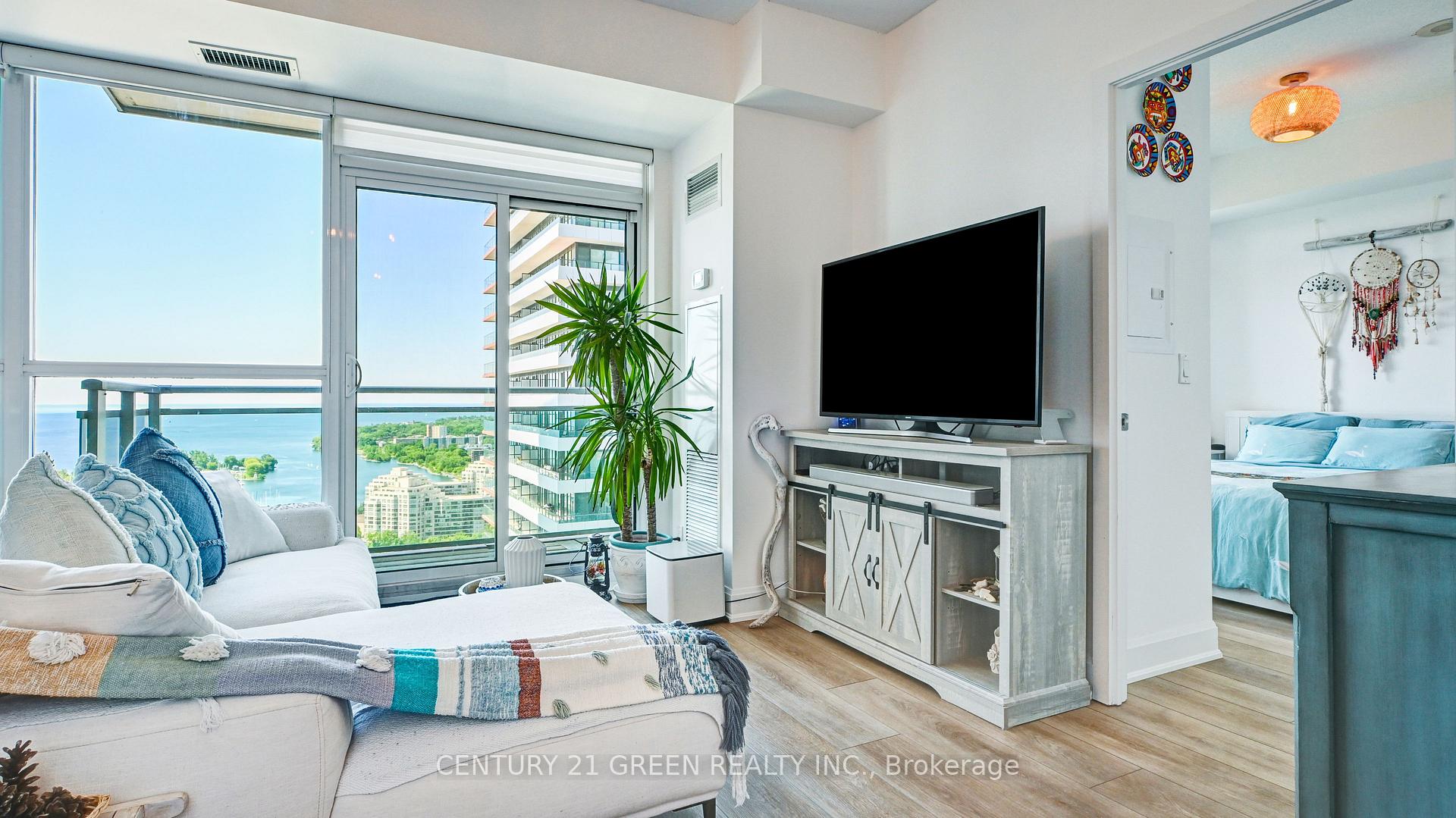 2 Bedrooms Condo at 33 Shore Breeze, Toronto For sale