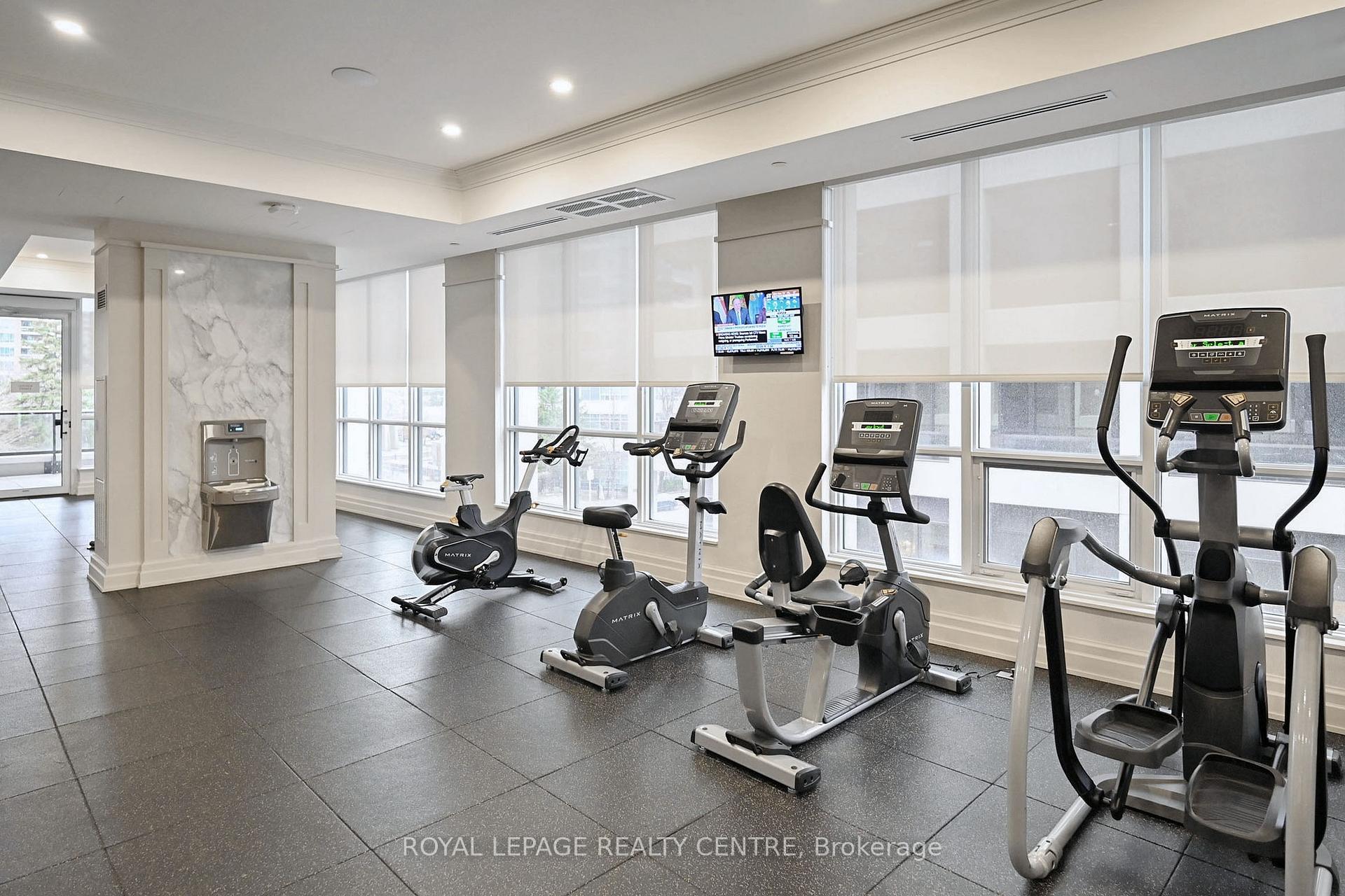 2 Bedrooms Condo at 36 ELM,  Mississauga For sale