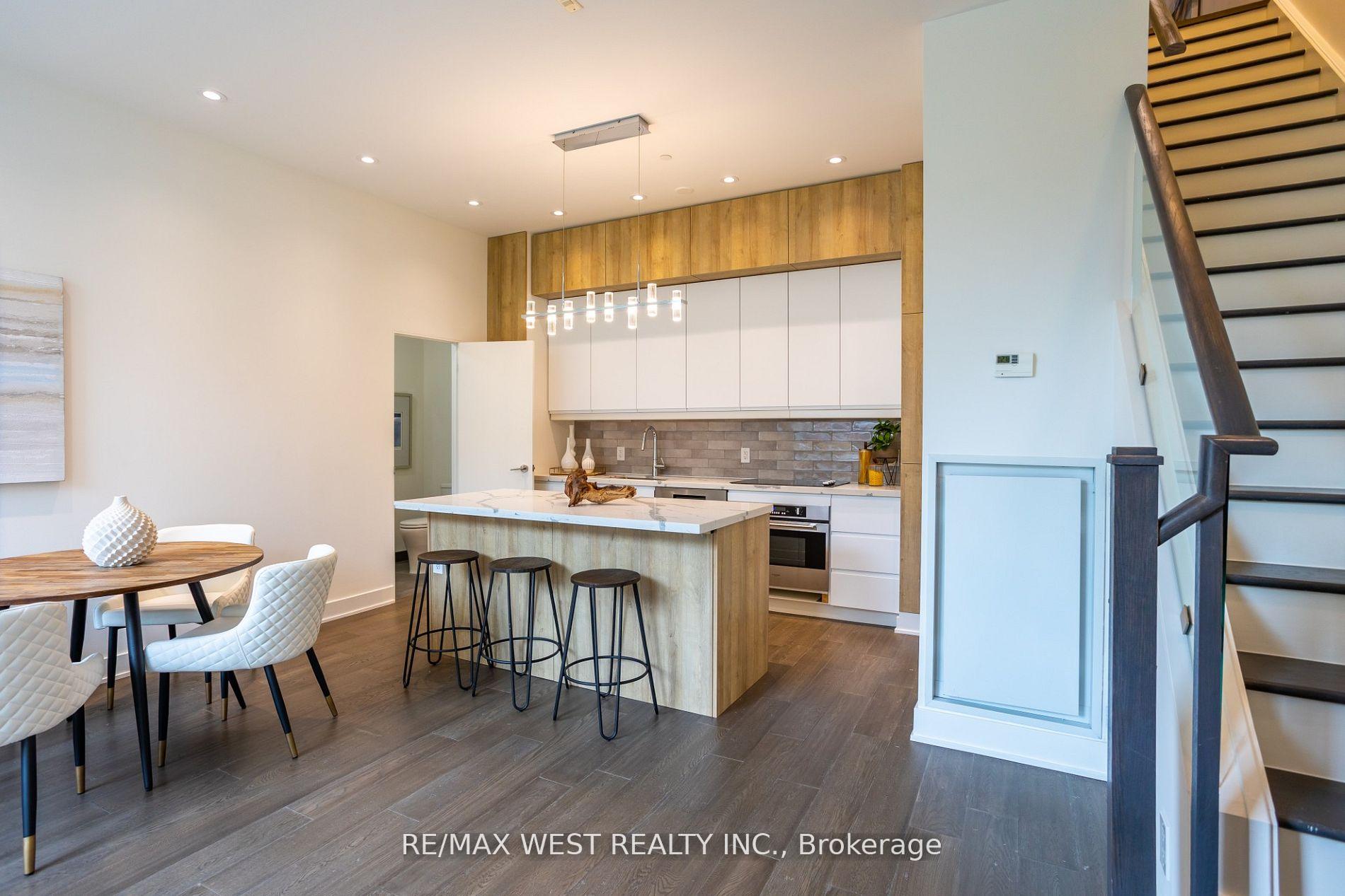 2 Bedrooms Condo at 508 Wellington,  Toronto For sale