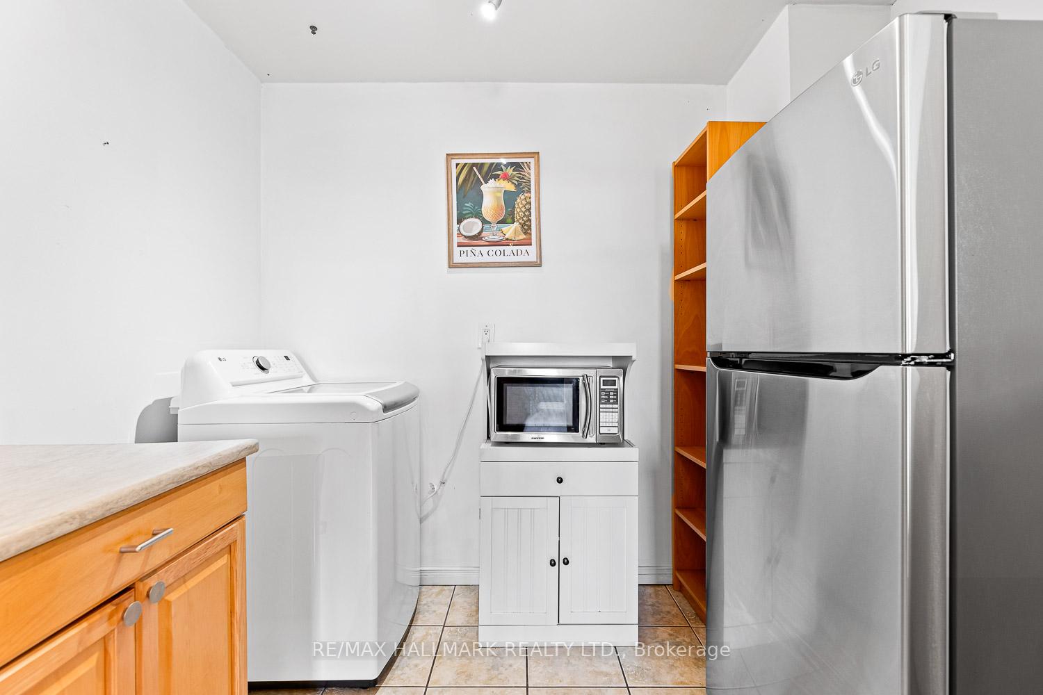 2 Bedrooms Condo at 5 Frith, Toronto For sale