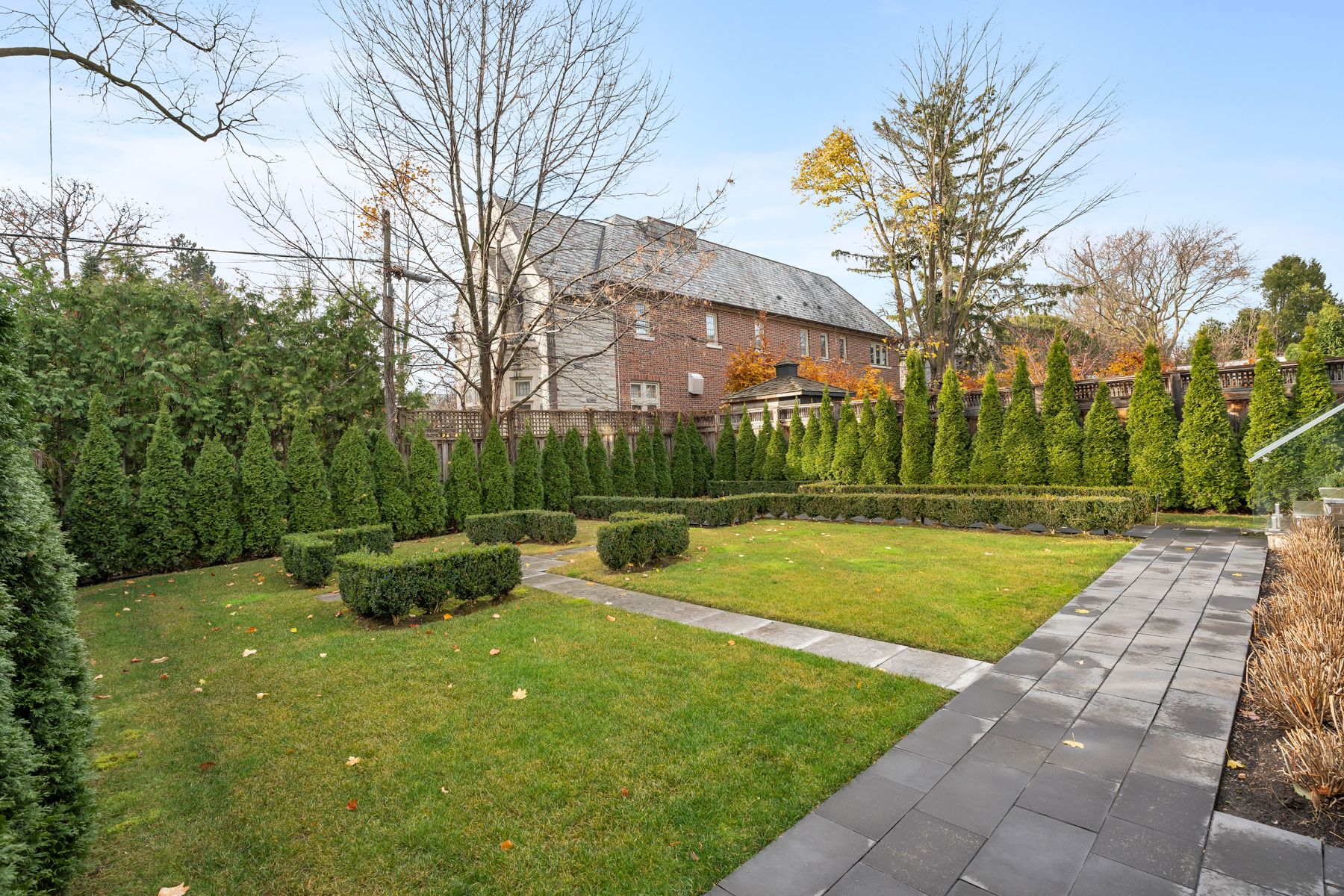 474 Russell Hill Road
