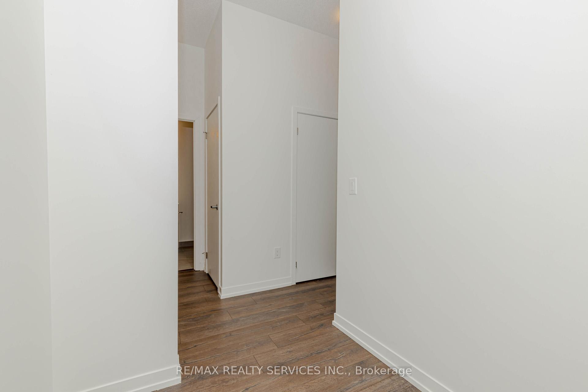 2 Bedrooms Condo at 2520 Eglington,  Mississauga For sale