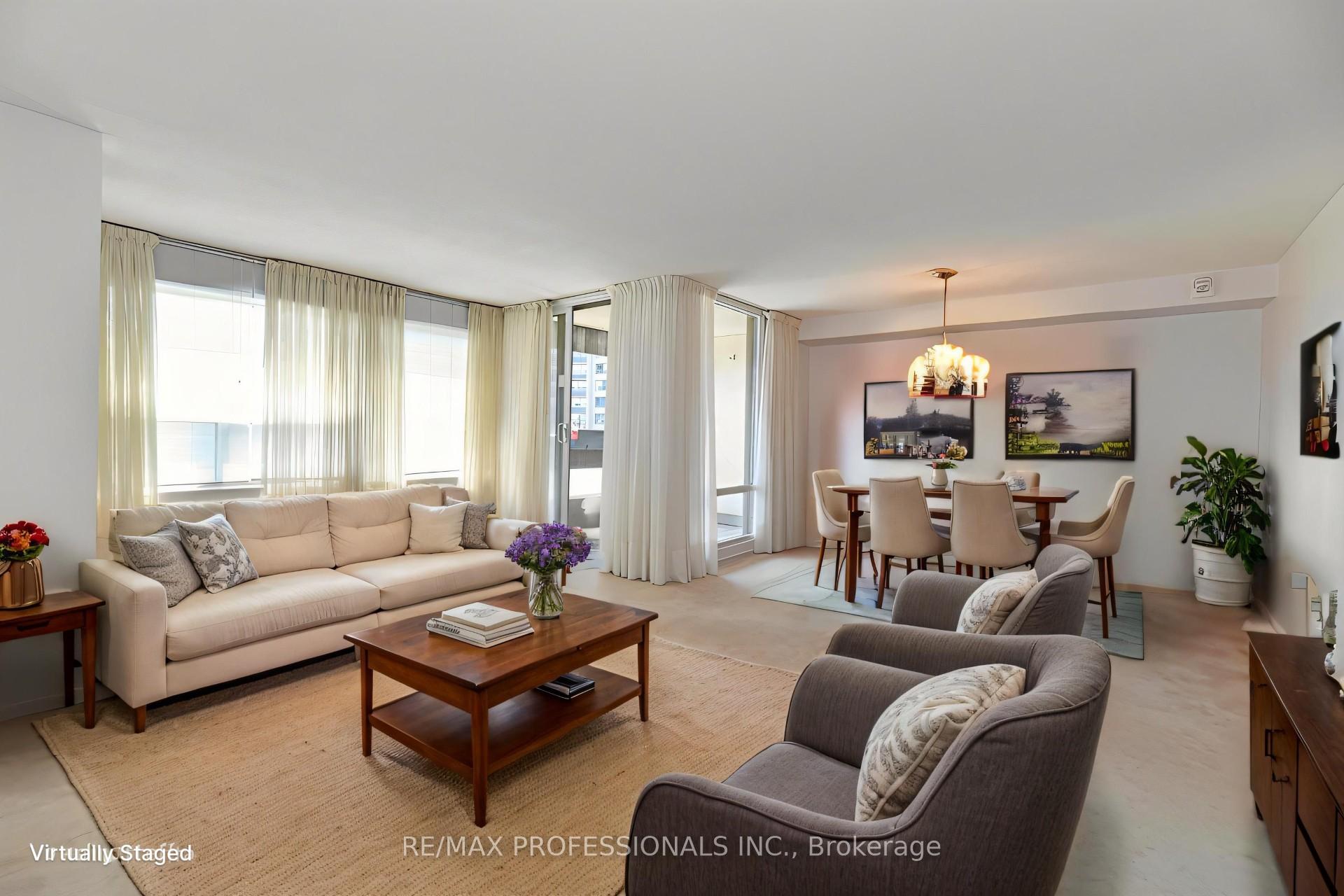 3 Bedrooms Condo at 475 The West Mall, Toronto For sale
