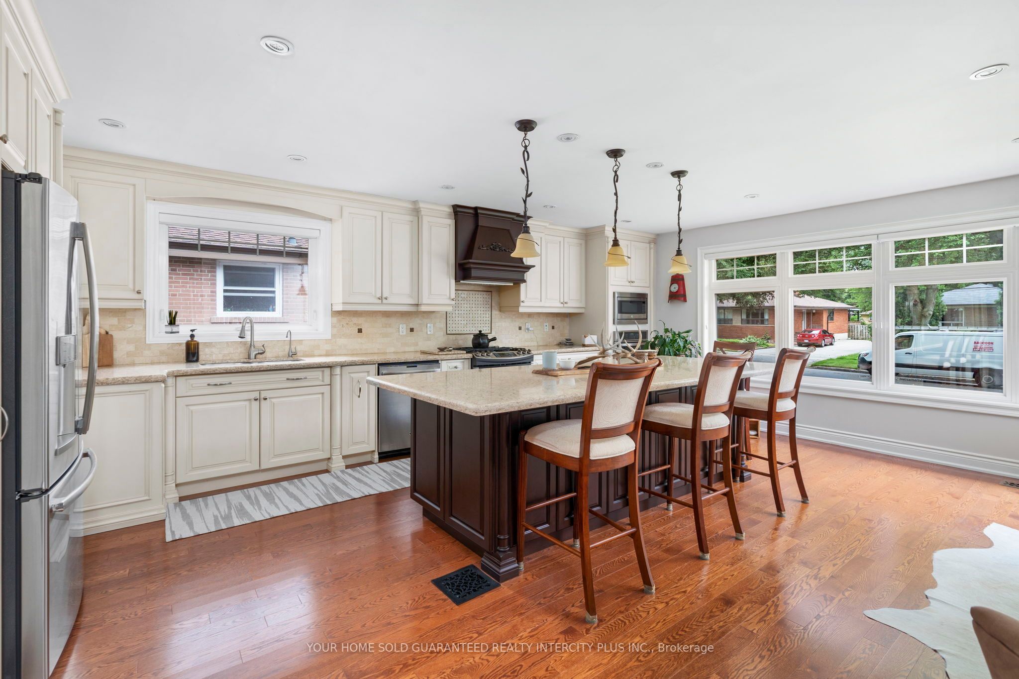 8 Neapolitan Drive