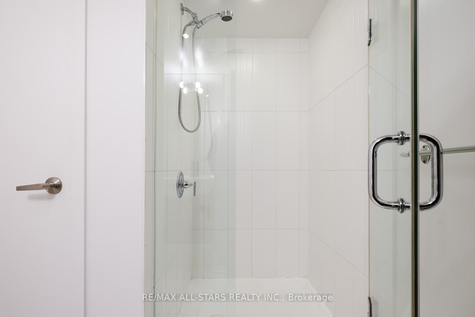 1 Bedroom Condo at 8 Telegram, Toronto For sale