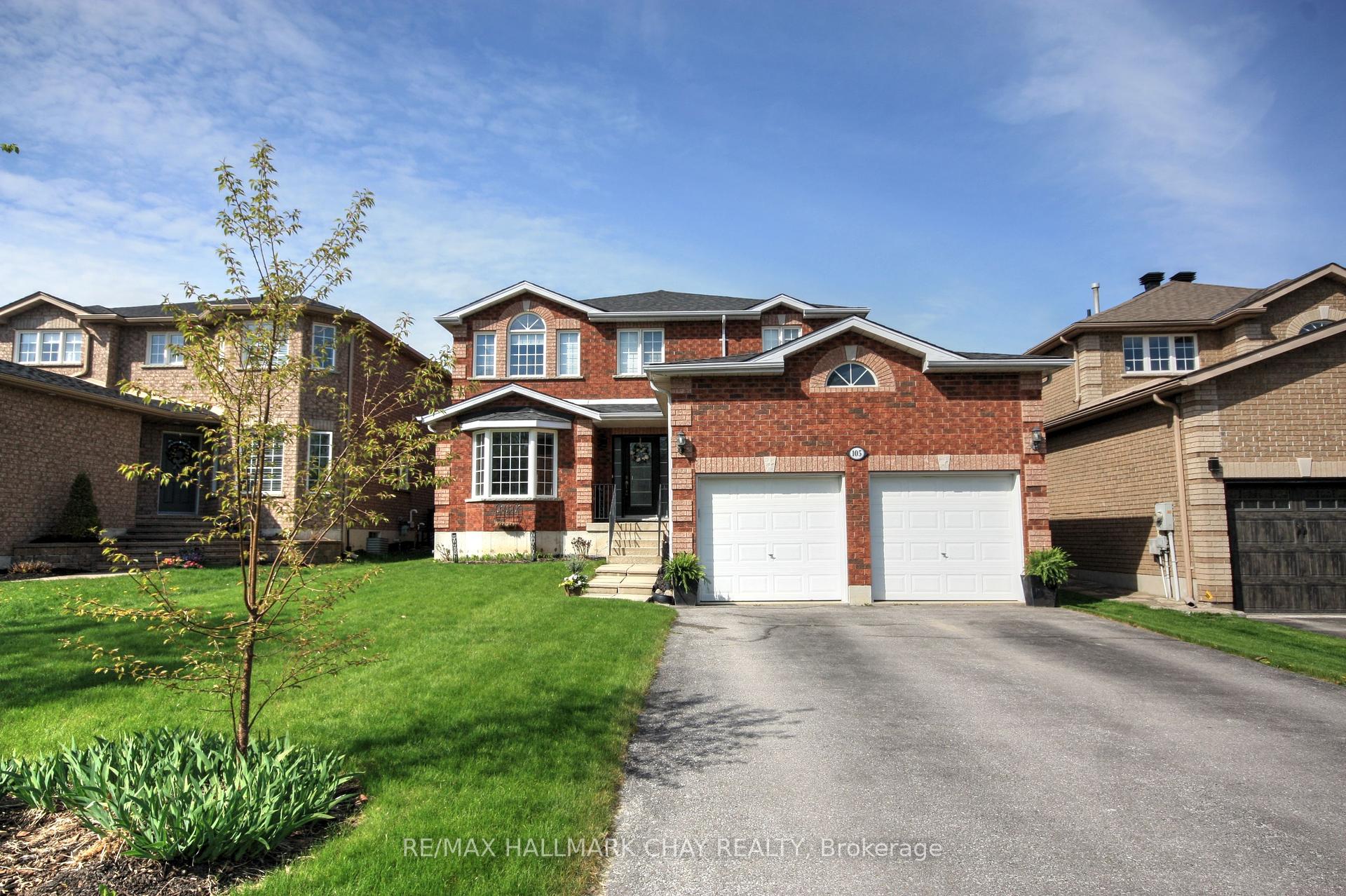 105 Crompton Drive, Barrie, ON L4M 6N9