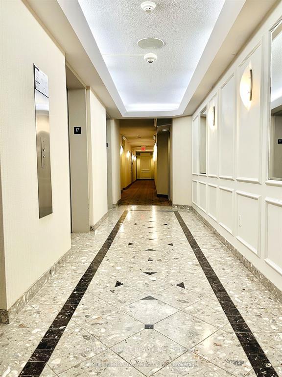 2 Bedrooms Condo at 2177 Burnhamthorpe, Mississauga For sale