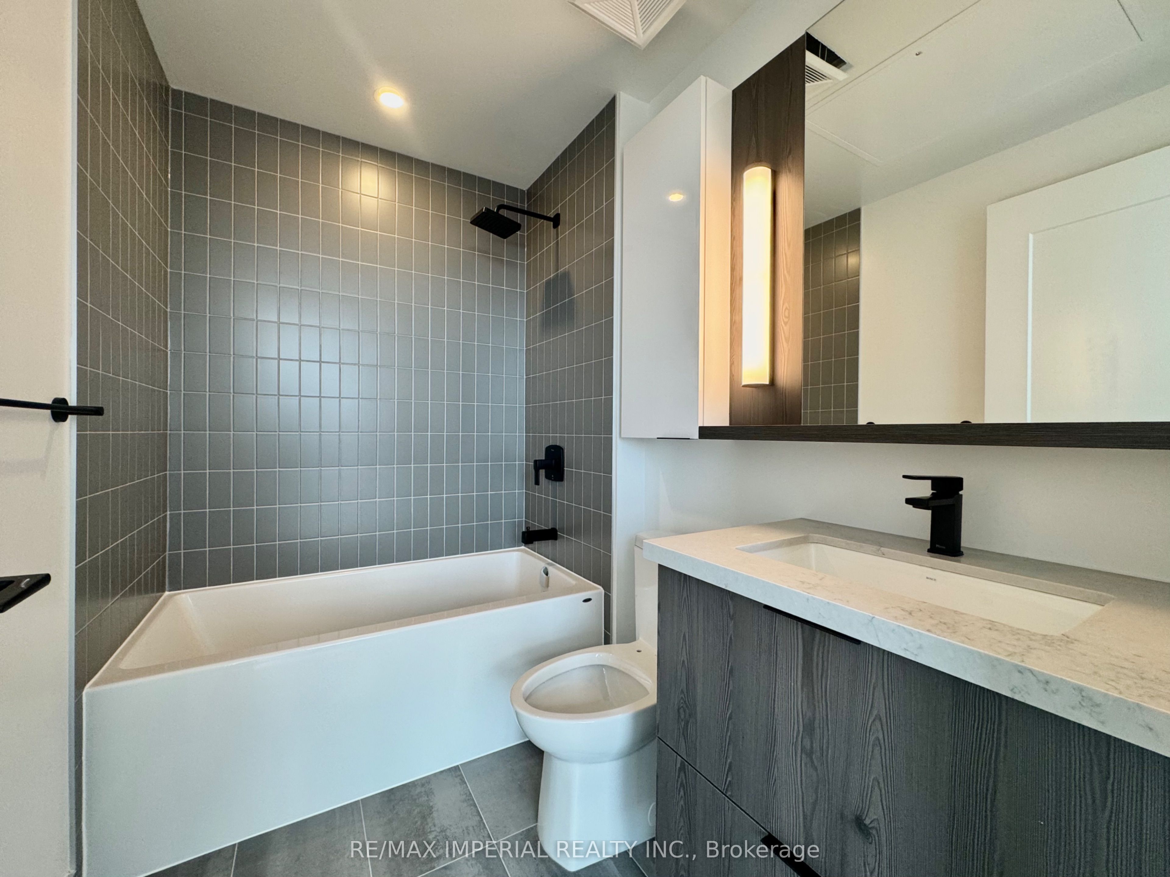 5 DEFRIES Street, #3102