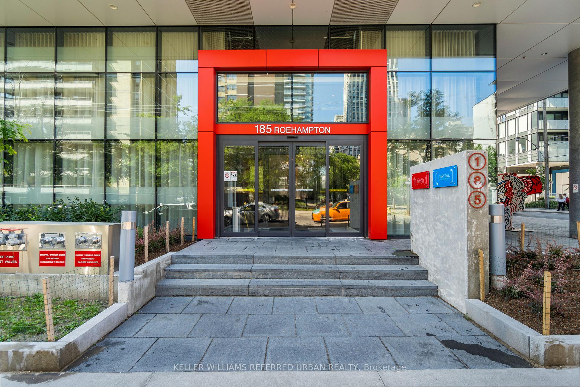 2 Bedrooms Condo at 185 Roehampton, Toronto For sale