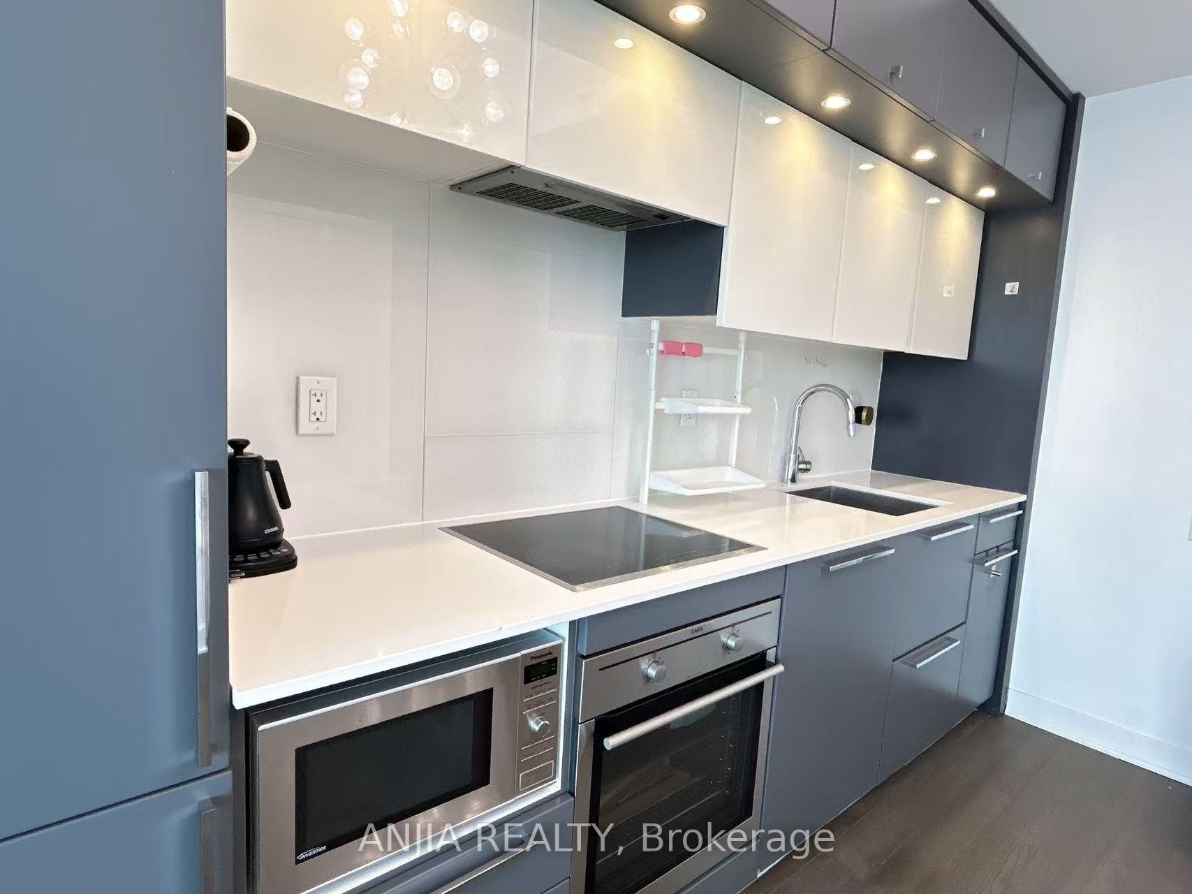 1 Bedroom Condo at 15 Grenville, Toronto For sale
