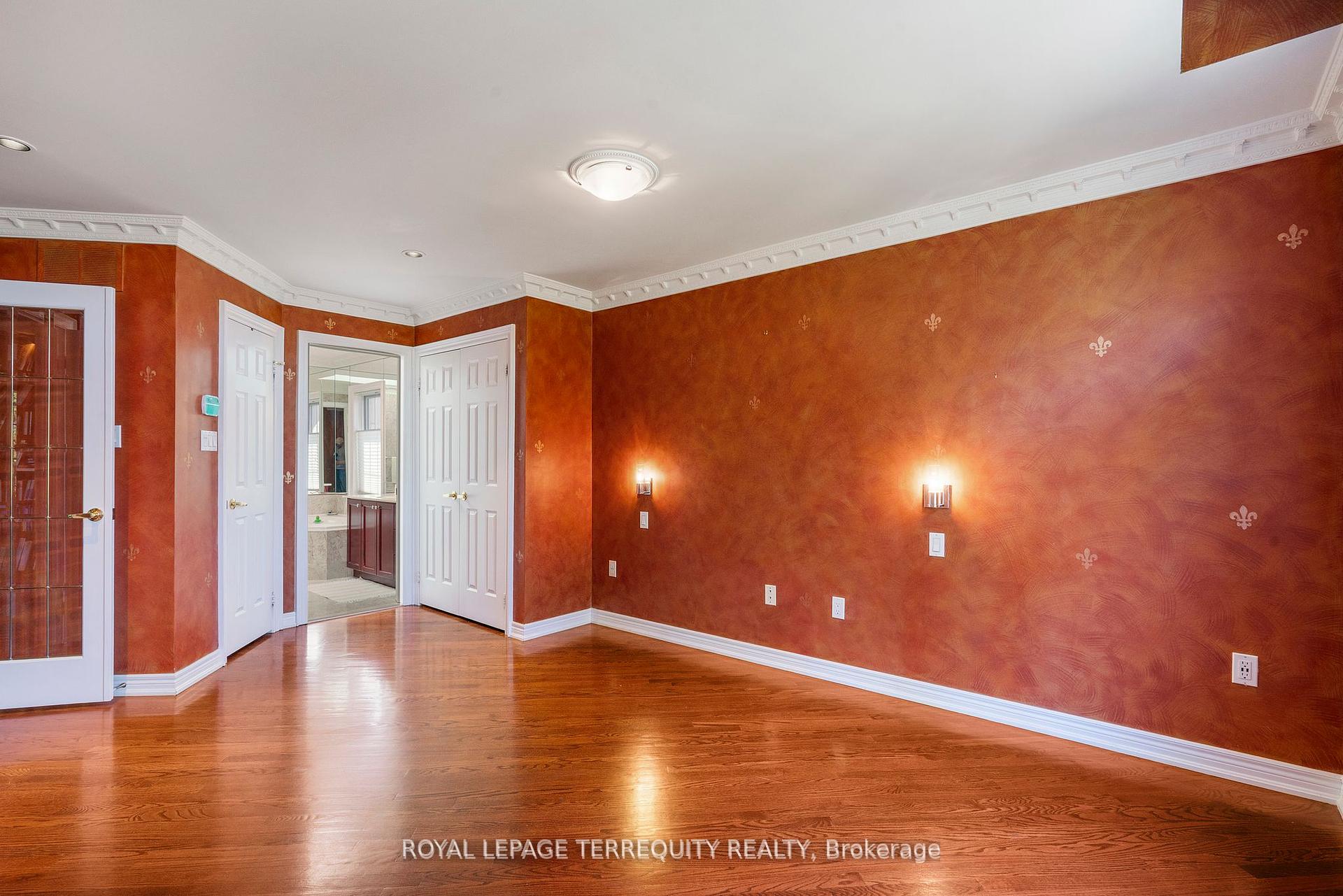 3 Bedrooms Condo at 197 La Rose, Toronto For sale