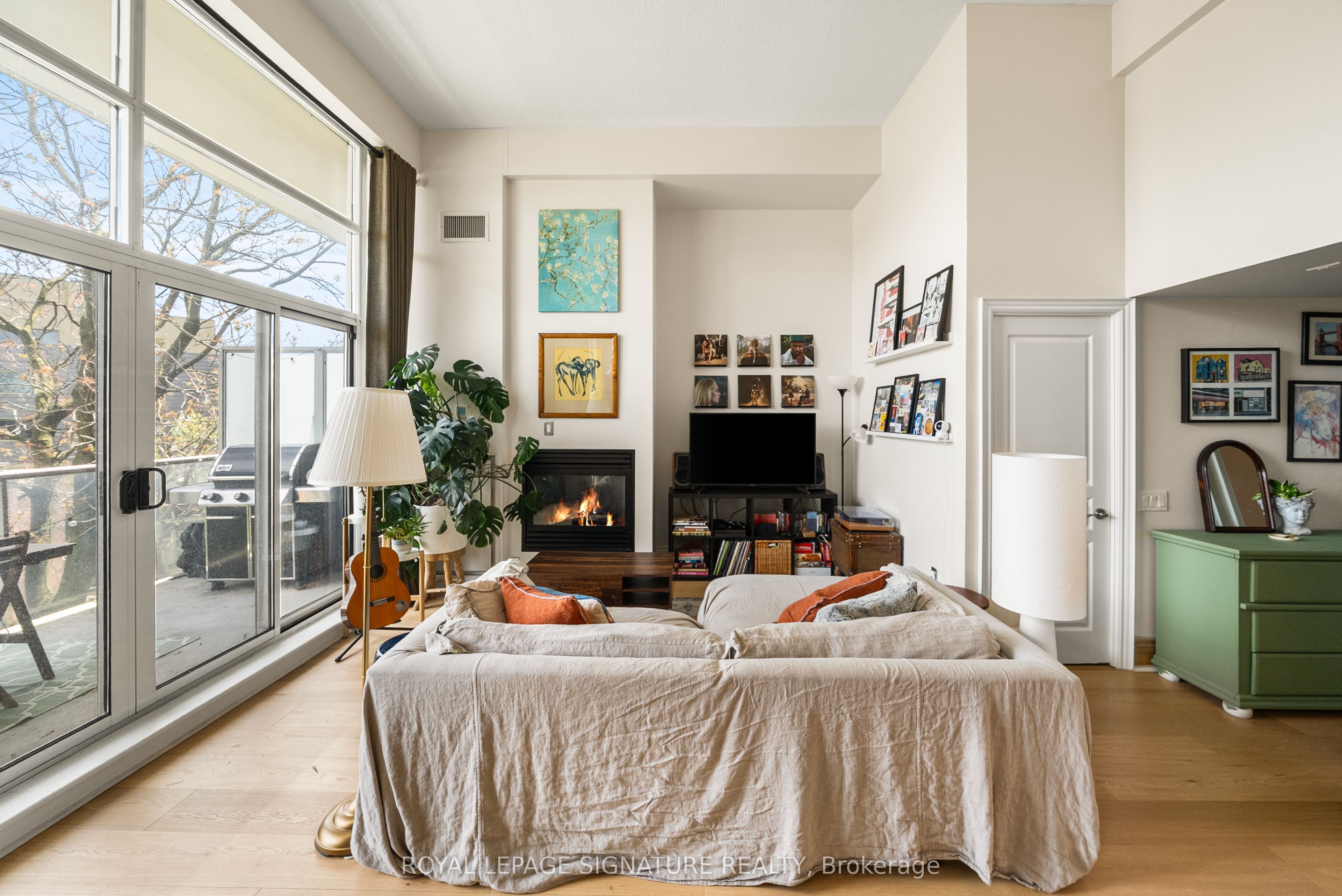 437 Roncesvalles Avenue, #423