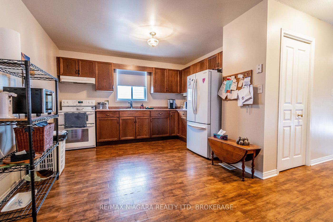 14 JENNIFER Crescent
